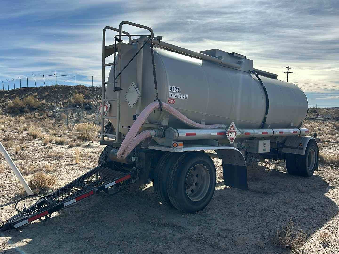 1998 TRAILMASTER PUP FUEL TRAILER