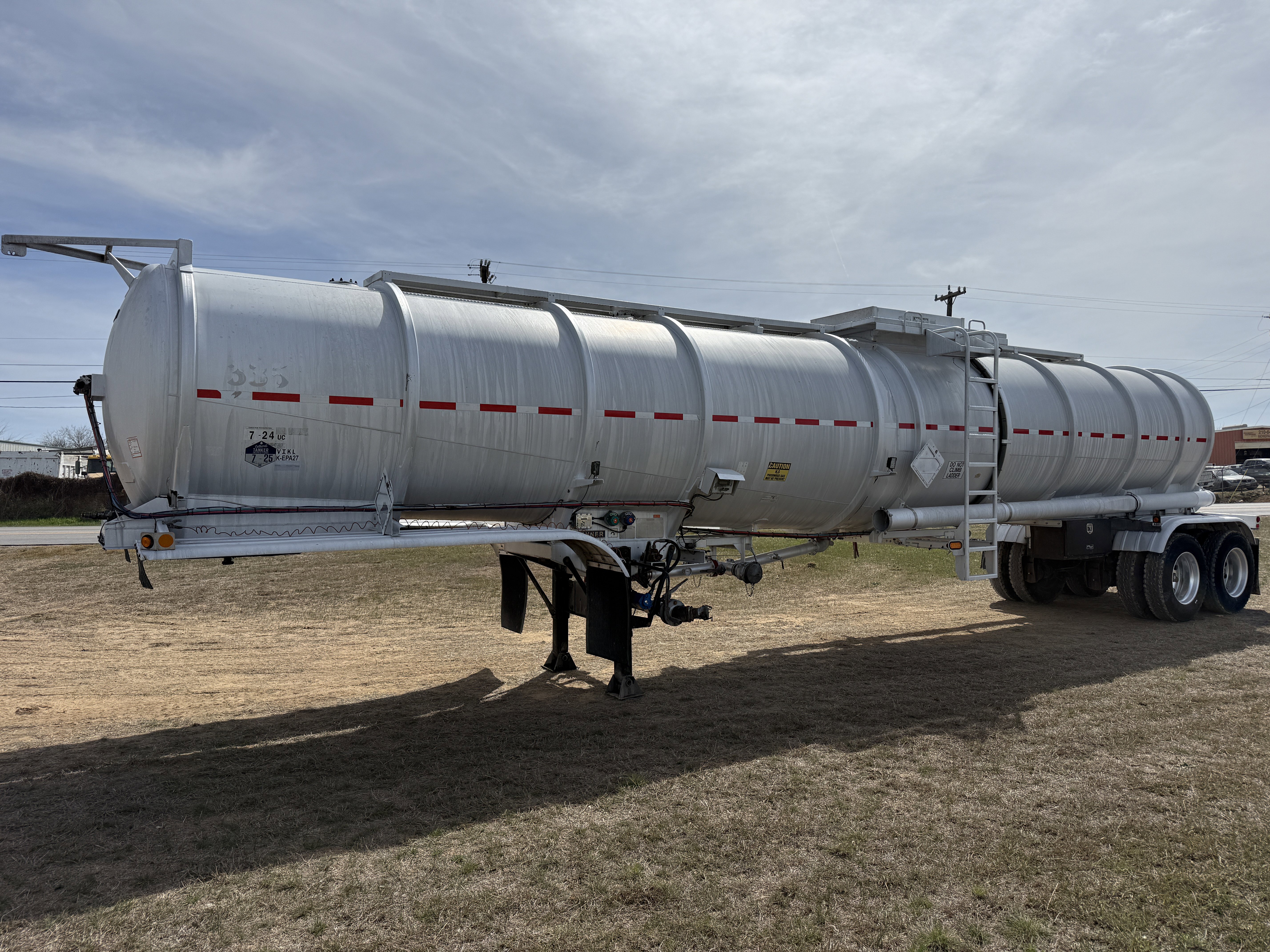 2011 BRENNER TANK TRAILER