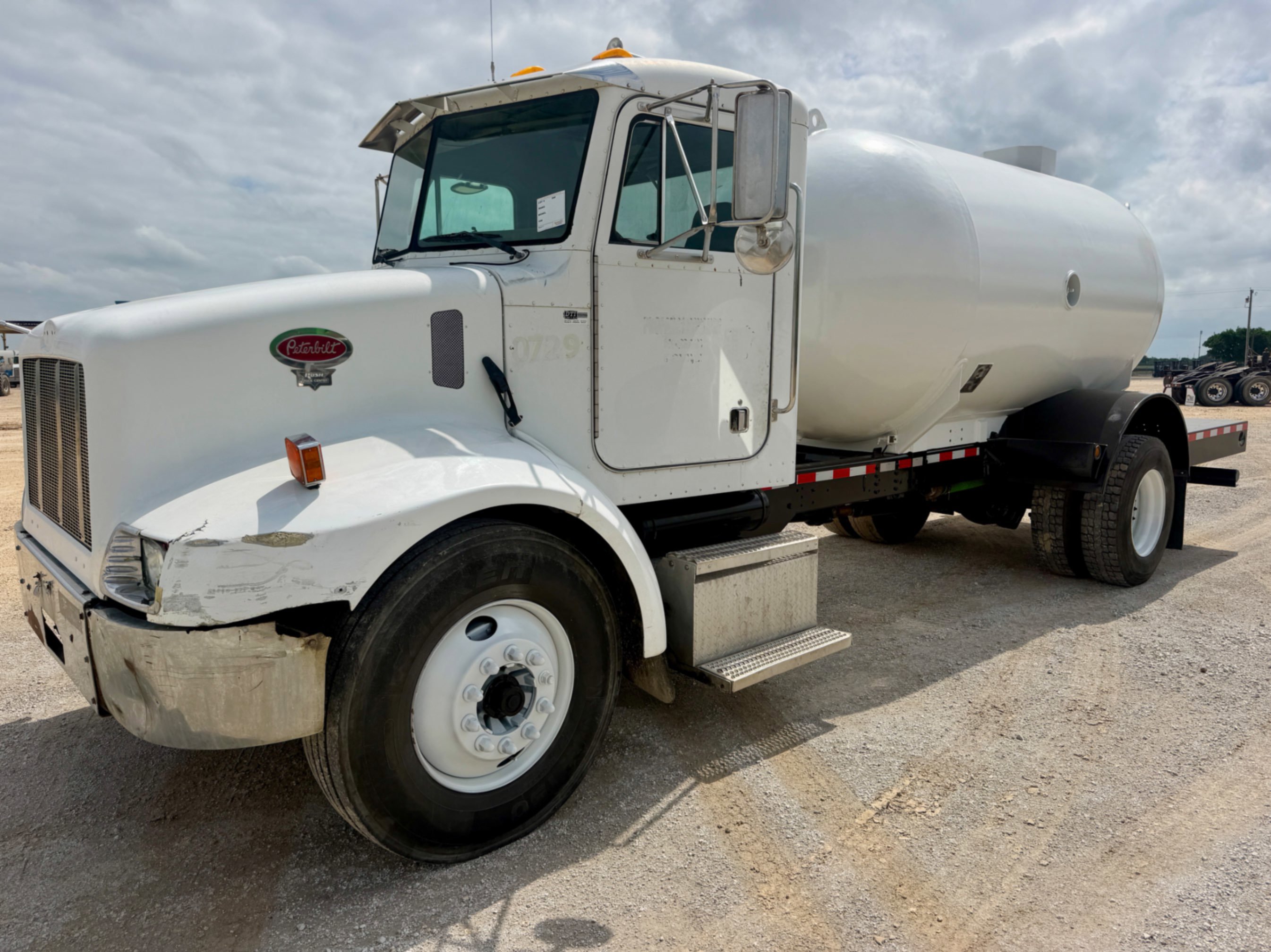 2002 PETERBILT 330 WATER TRUCK
