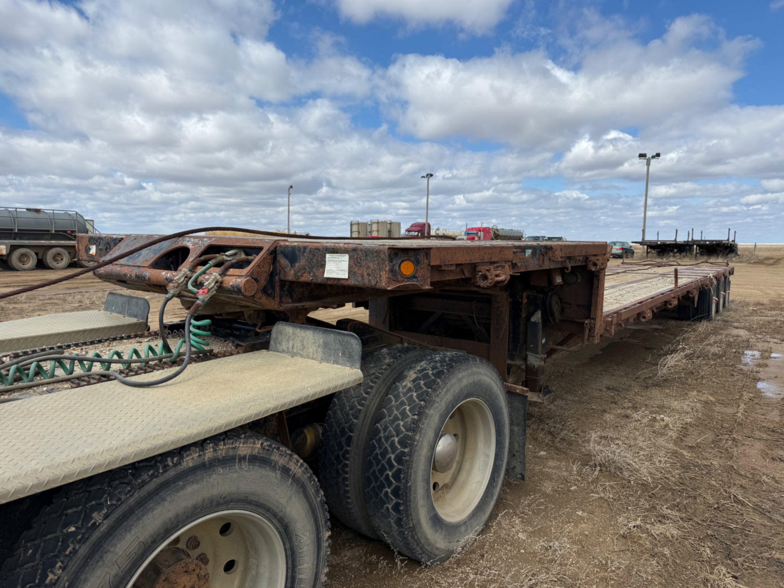 2010 . TRIAXLE LOWBOY