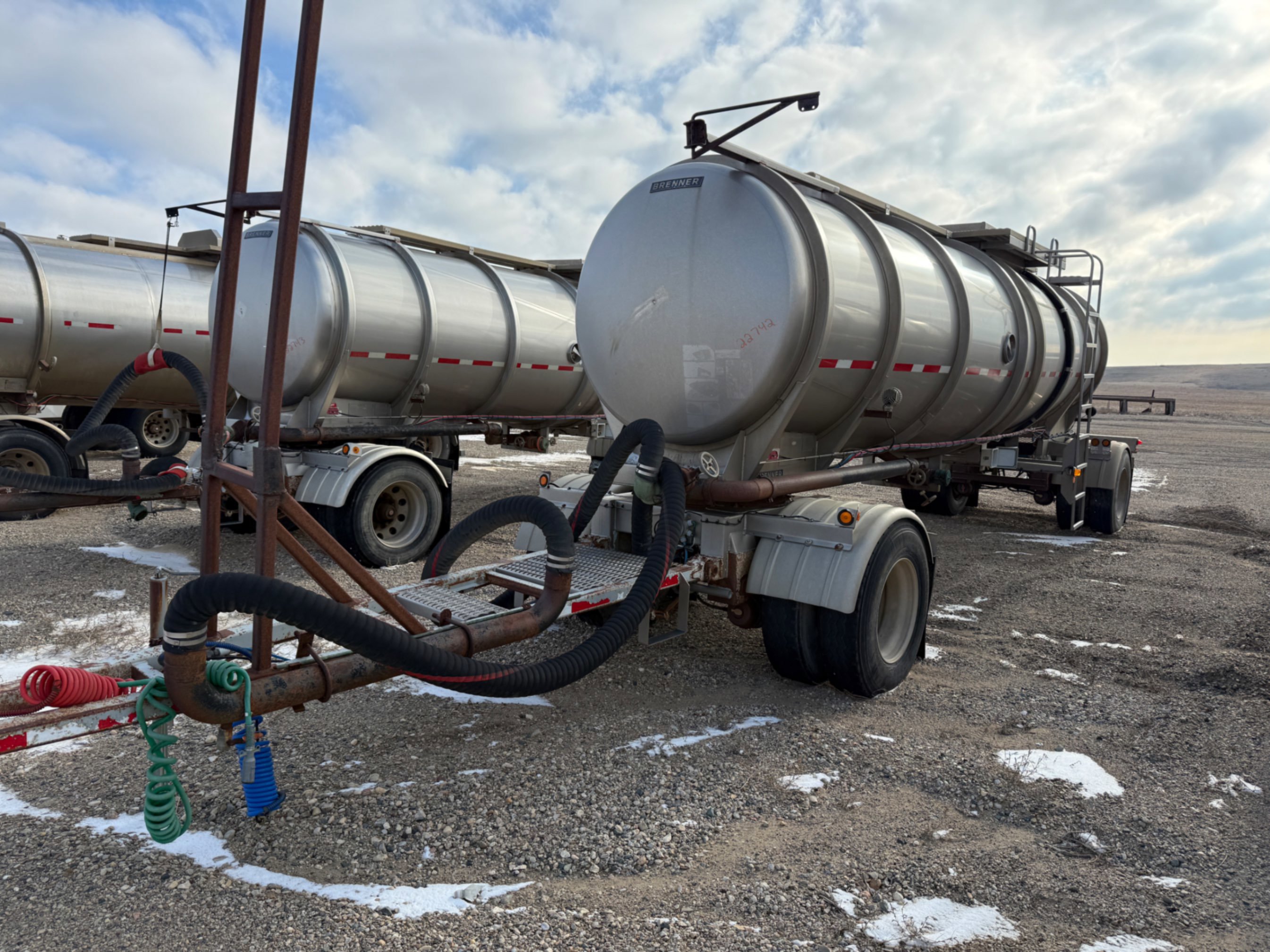 2011 BRENNER TANK PUP TRAILER