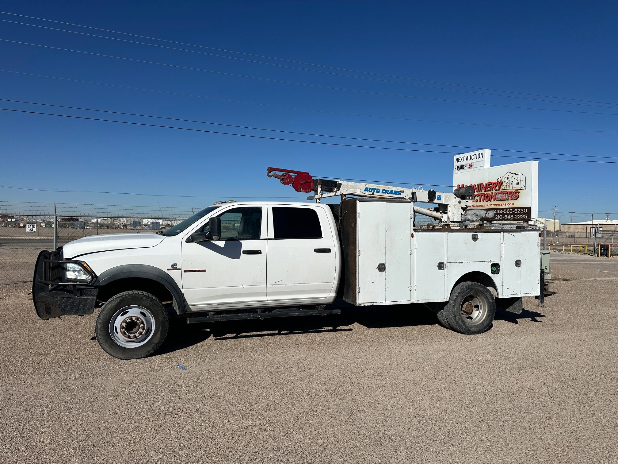 2014 DODGE 5500 SERVICE TRUCK