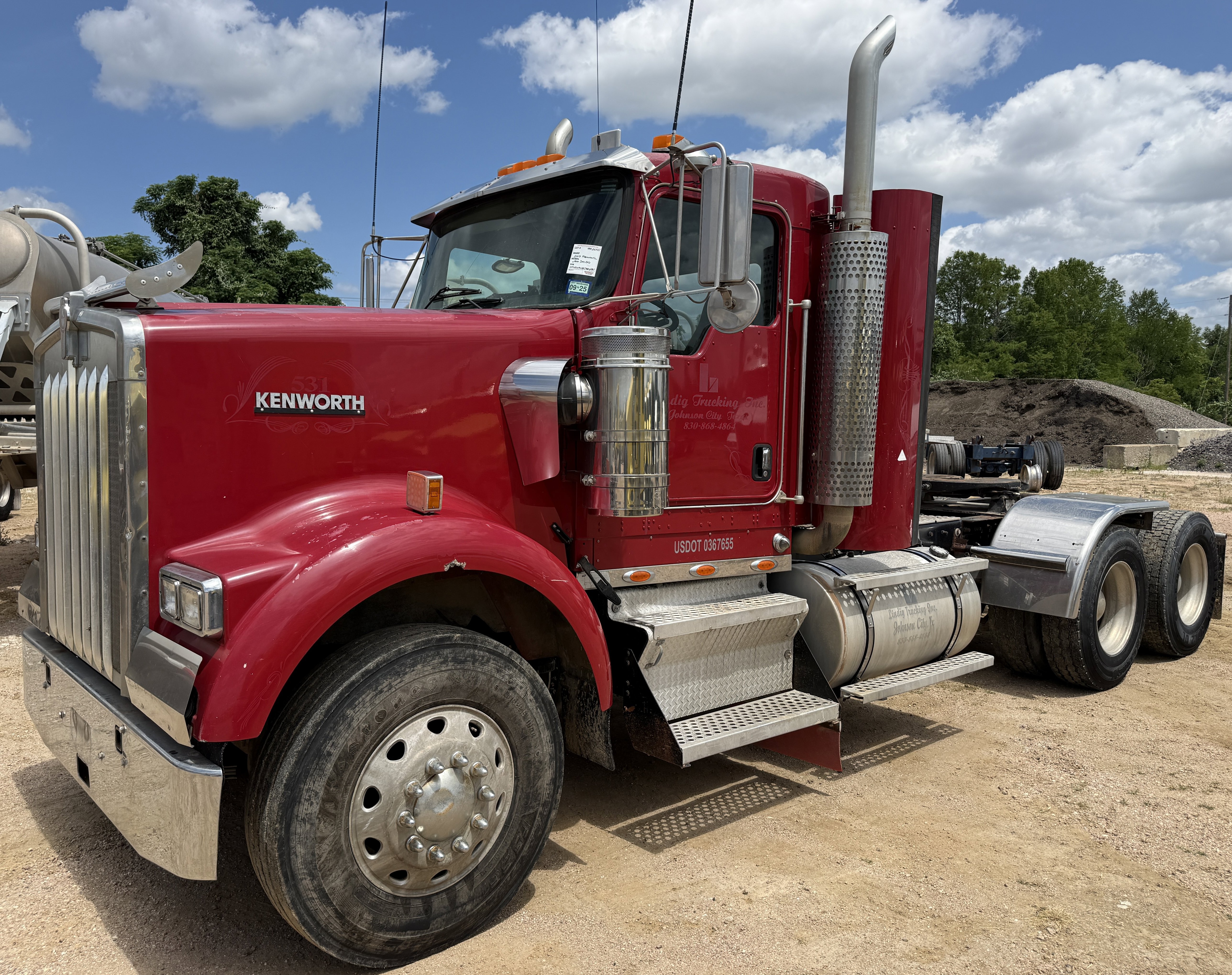 2003 KENWORTH W900 DAYCAB TRUCK
