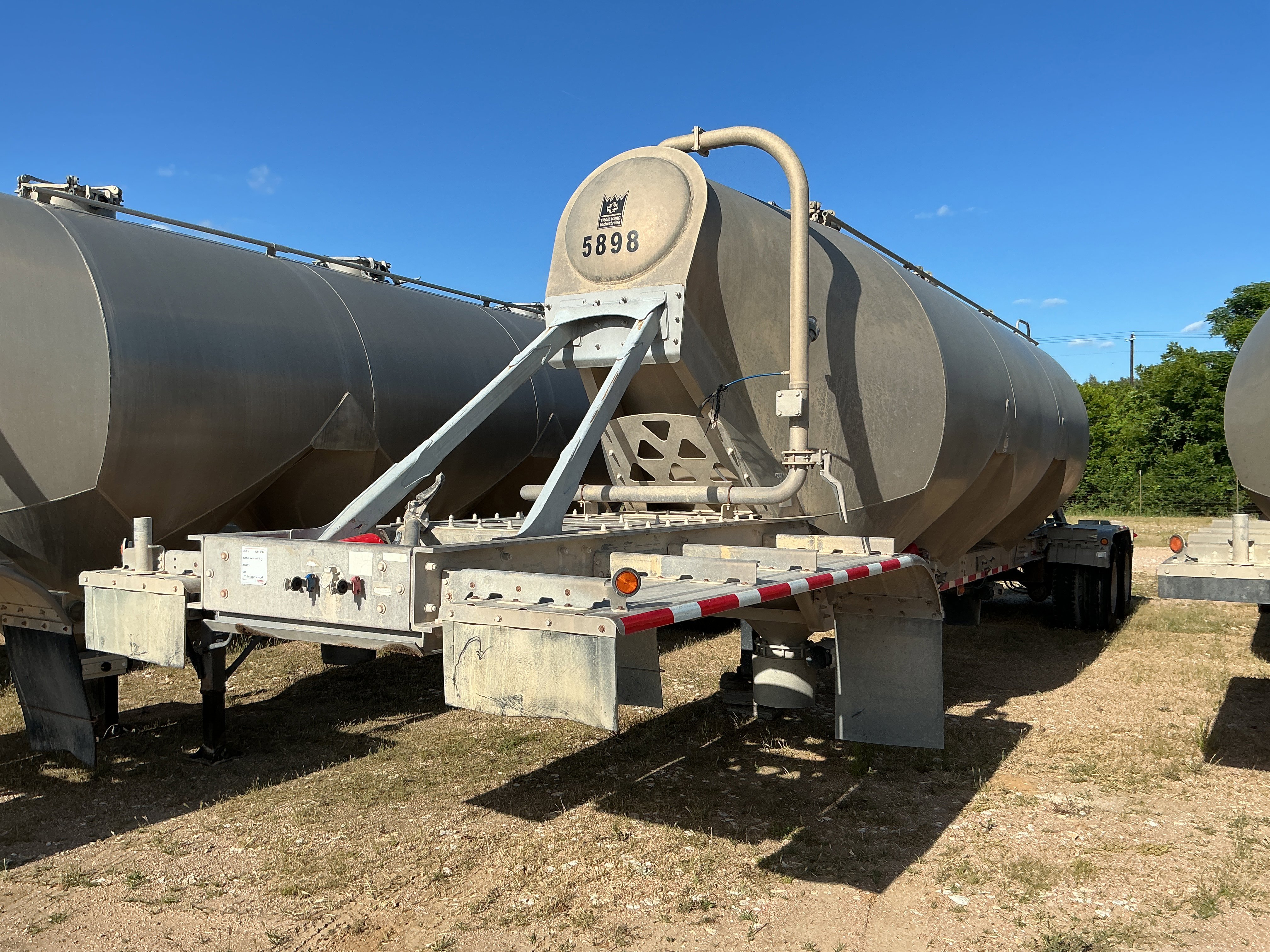 2015 TRAIL KING PNEUMATIC TRAILER