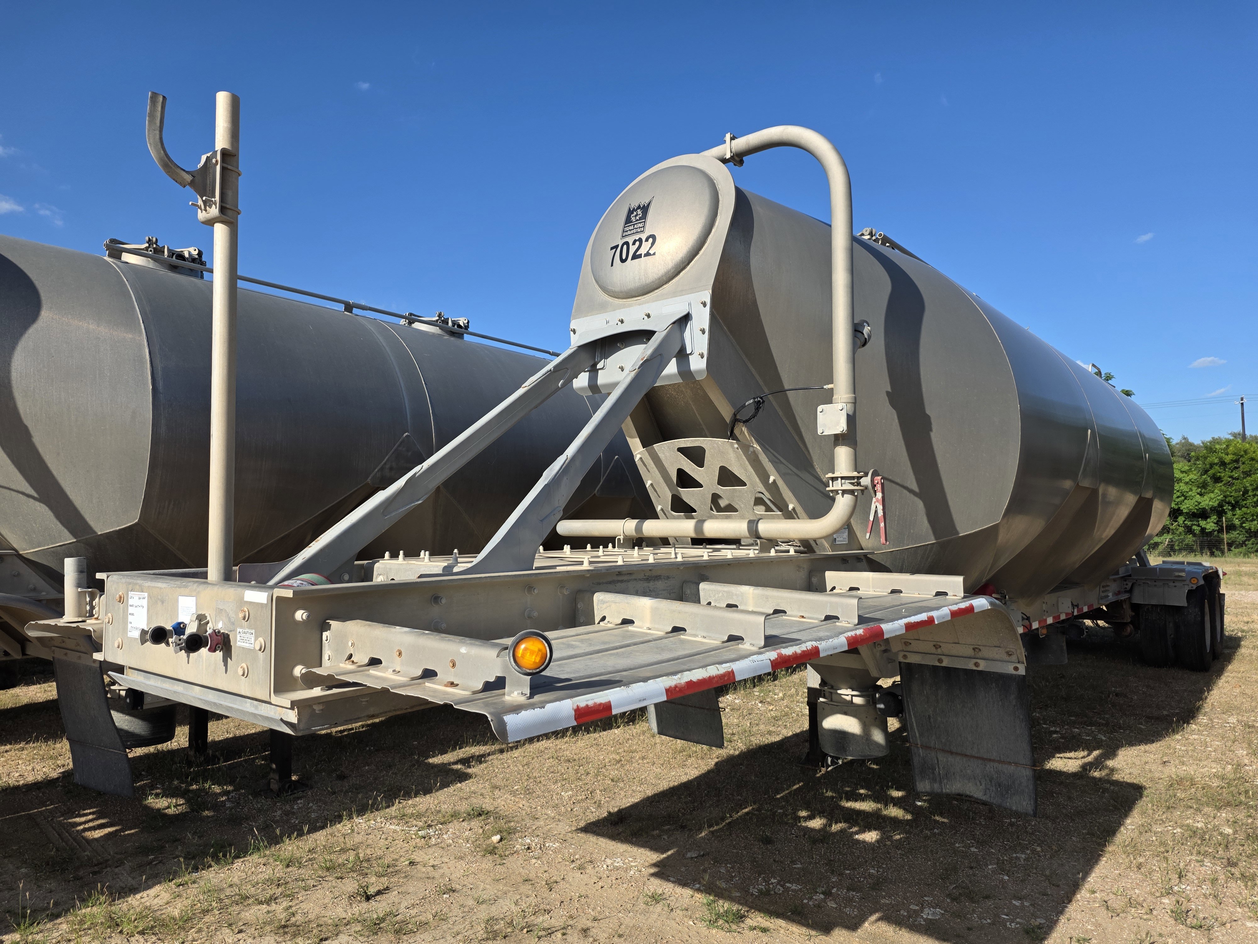 2016 TRAIL KING PNEUMATIC TRAILER