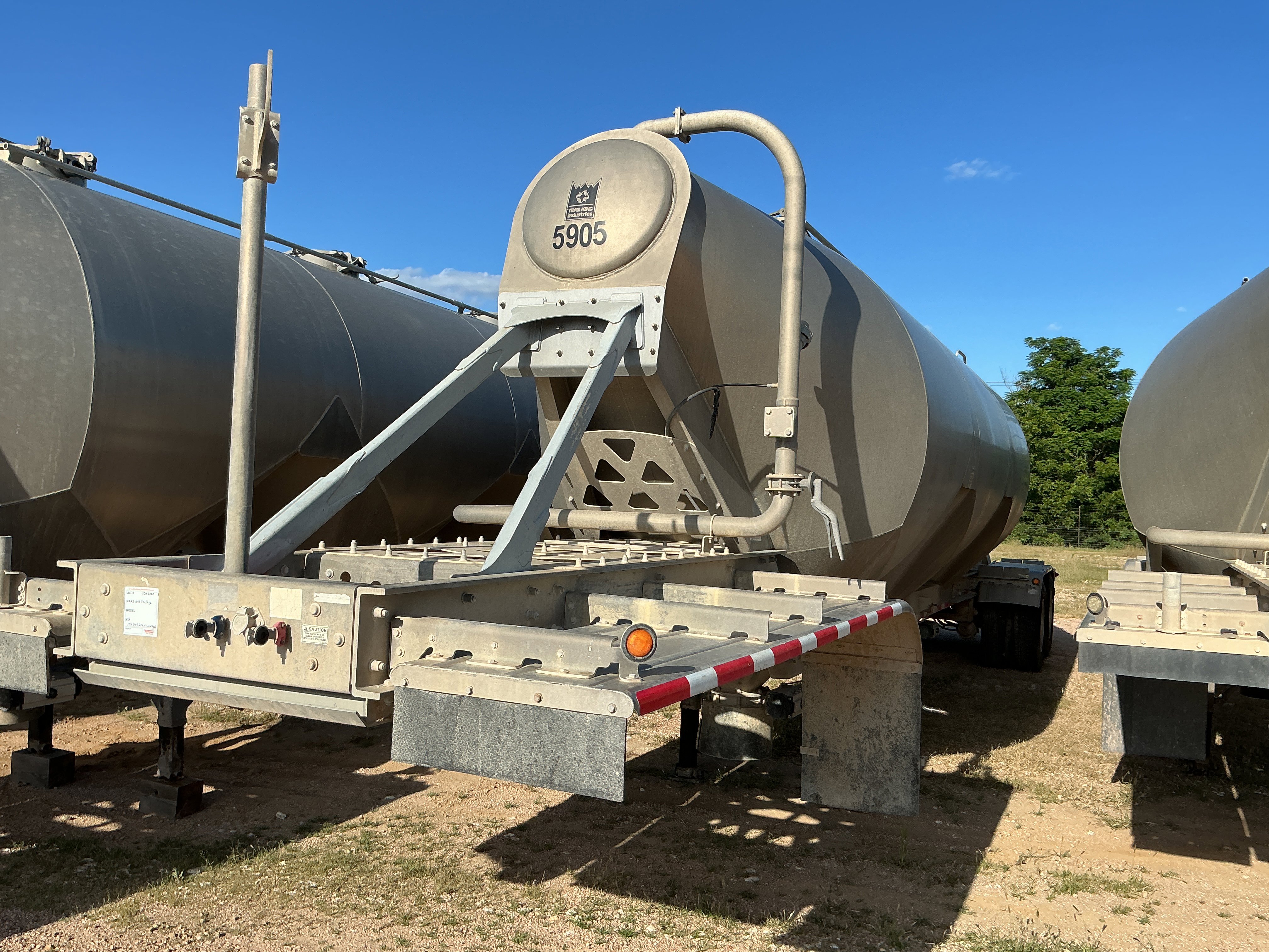 2015 TRAIL KING PNEUMATIC TRAILER