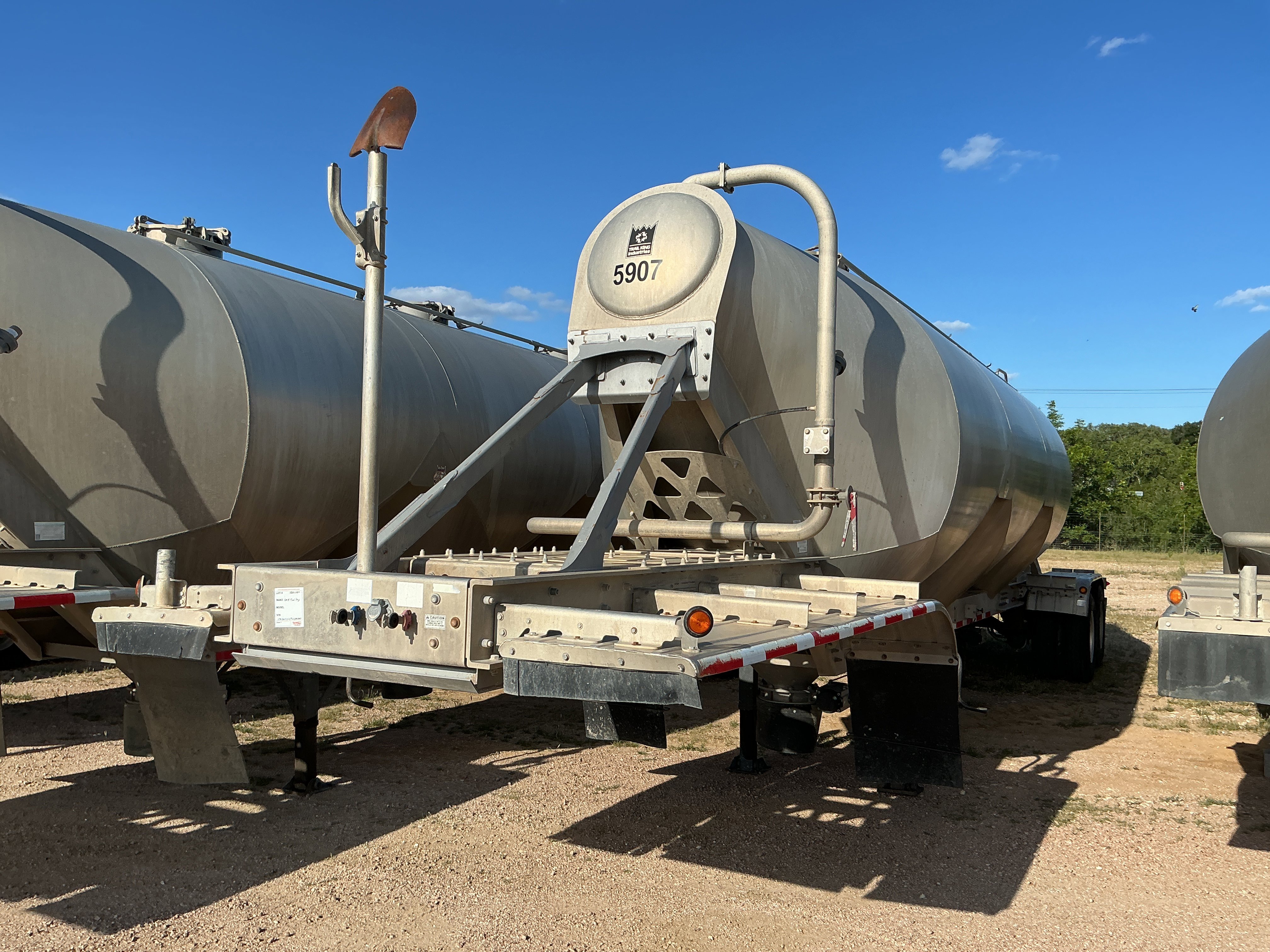 2015 TRAIL KING PNEUMATIC TRAILER