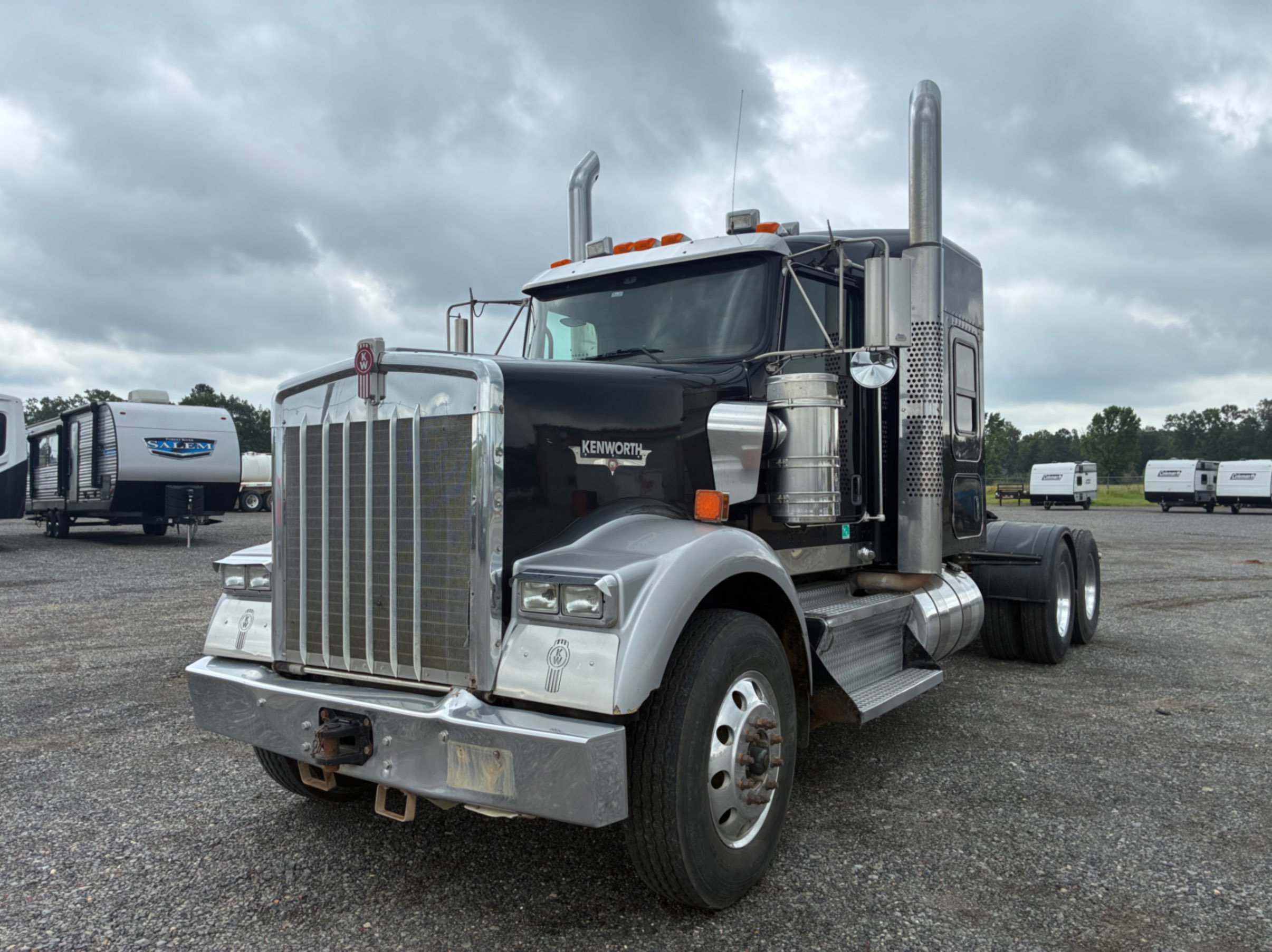 Photo of a 2018 Kenworth W900