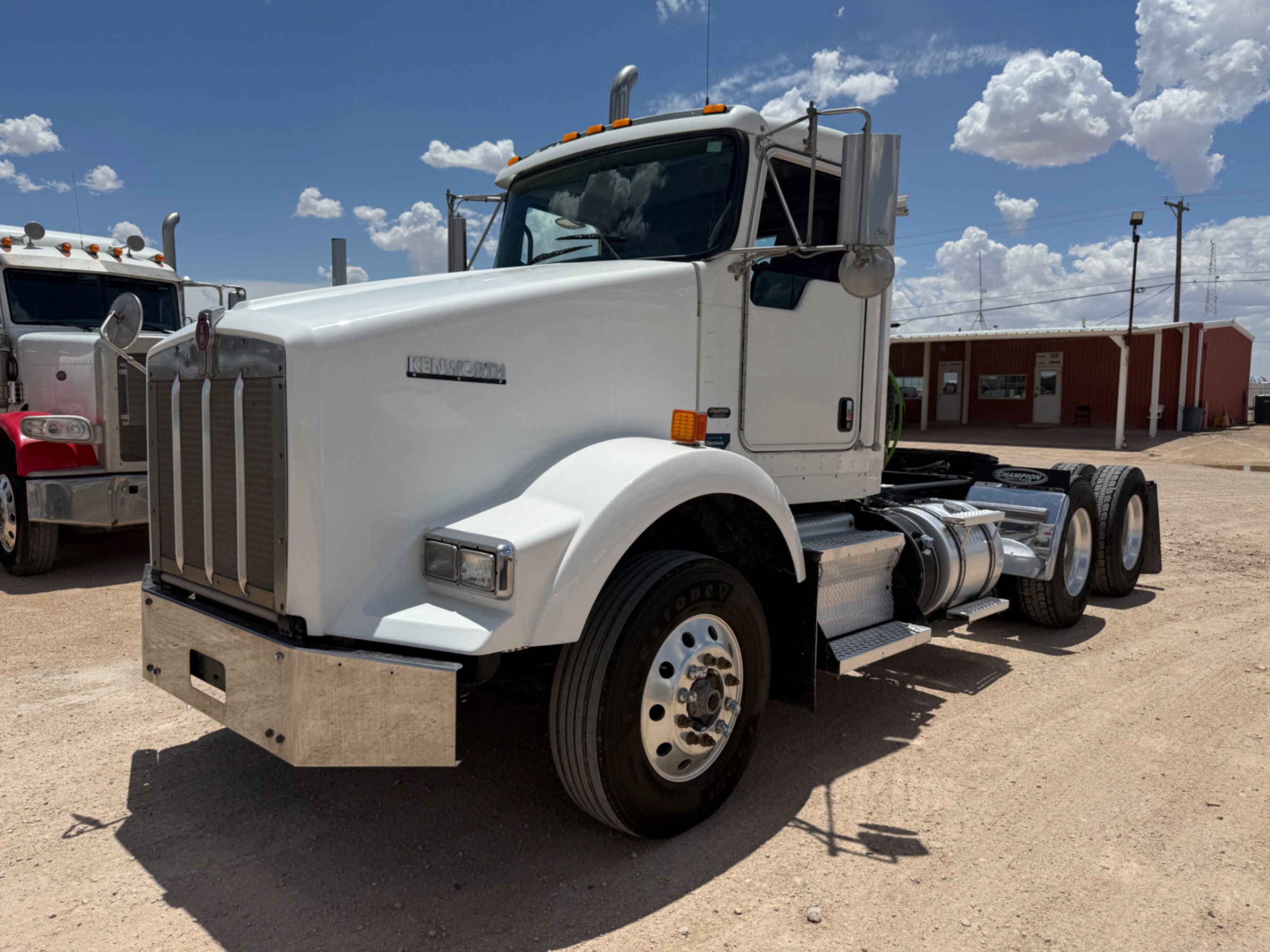 Photo of a 2016 Kenworth T800