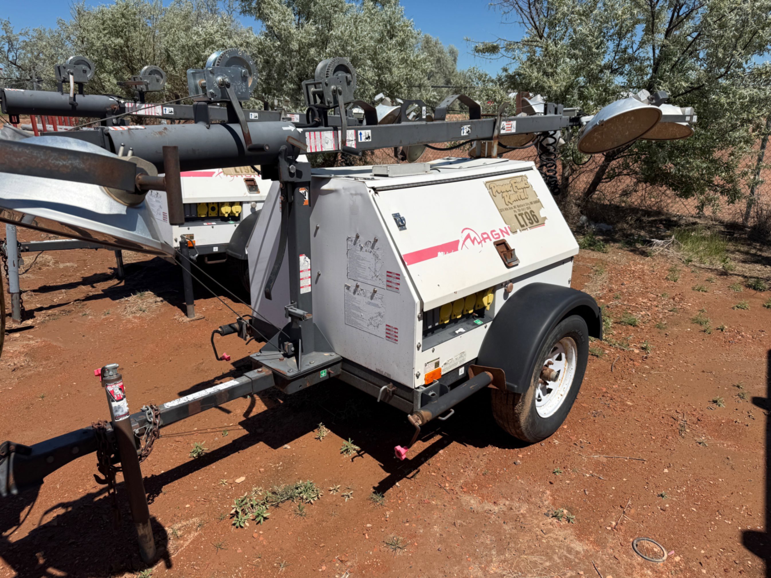 2011 MAGNUM TRAILER LIGHT TOWER