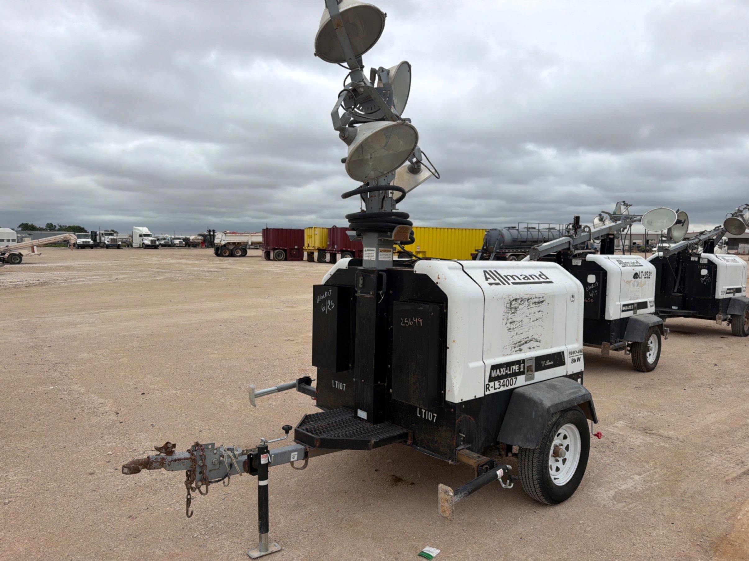 Photo of a  Allmand Maxi-Lite  