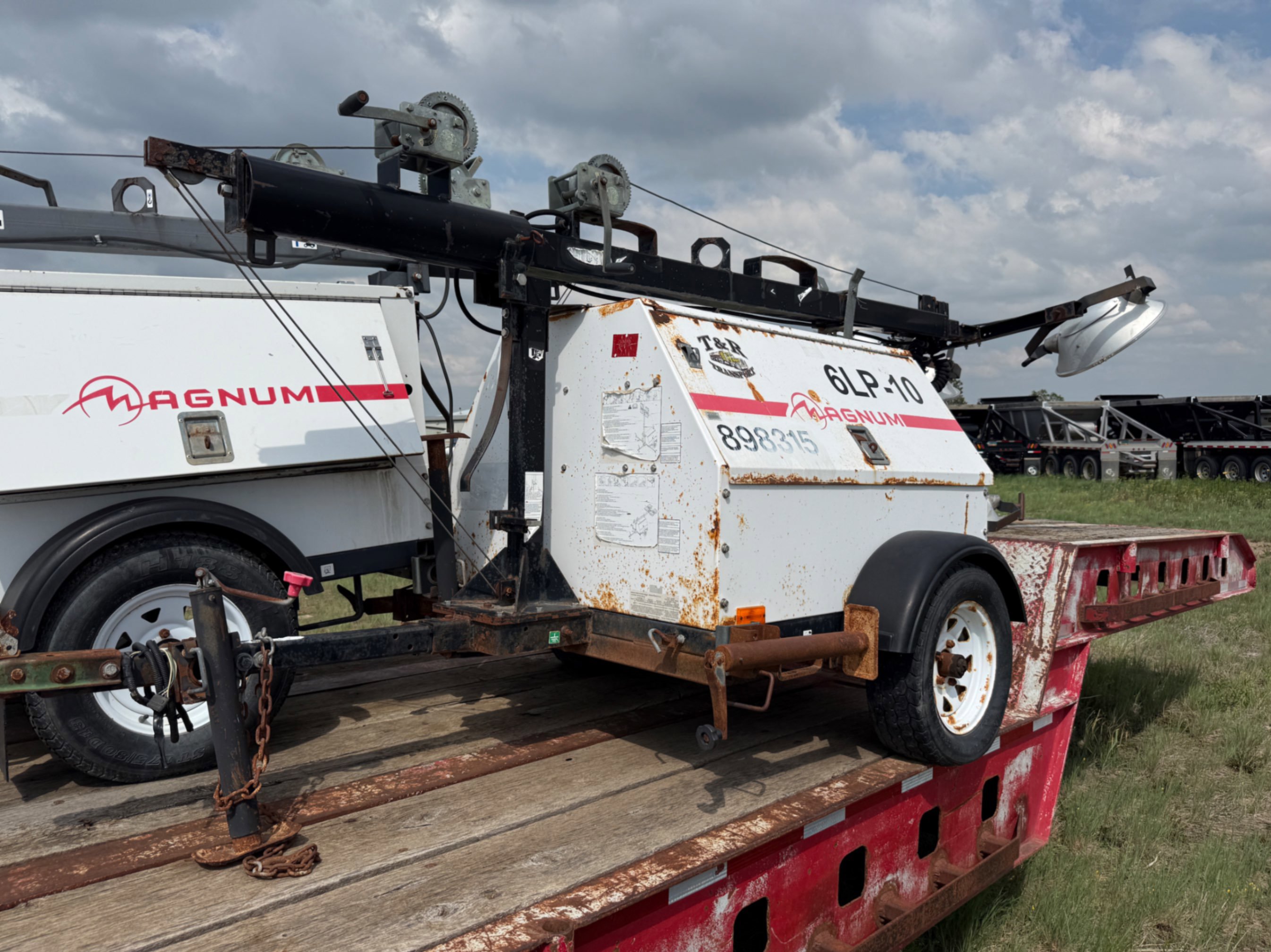 2006 MAGNUM TRAILER LIGHT TOWER (INOPERABLE)