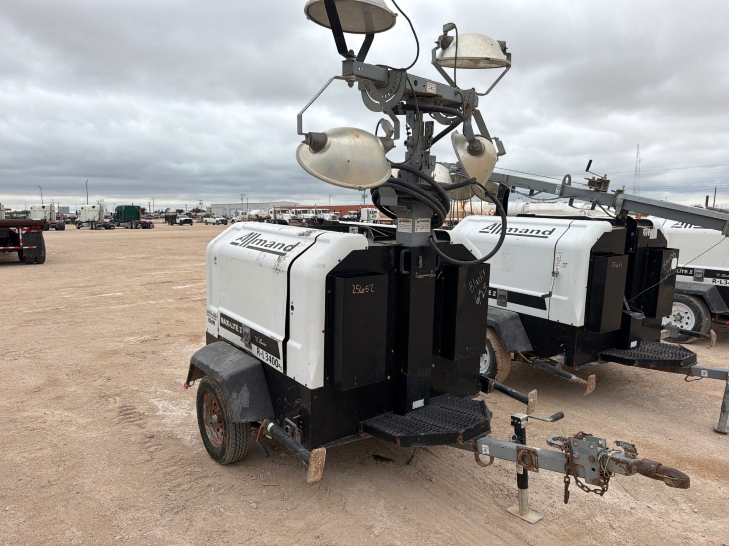 Photo of a  Allmand Maxi-Lite  