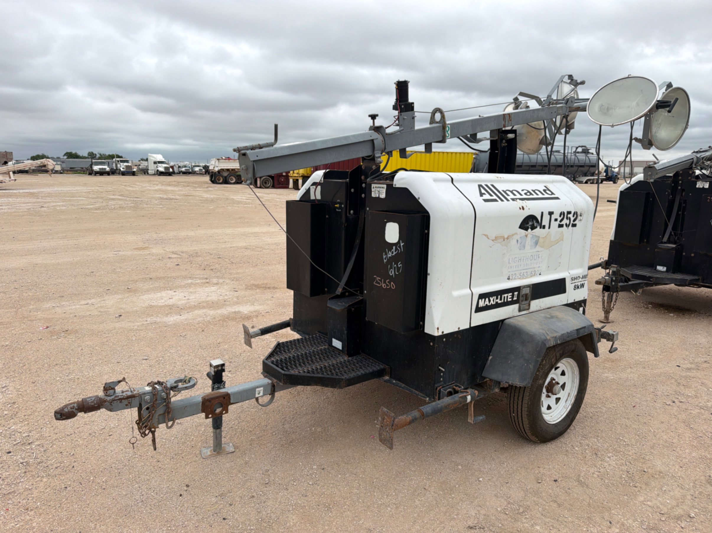 Photo of a  Allmand Maxi-Lite  