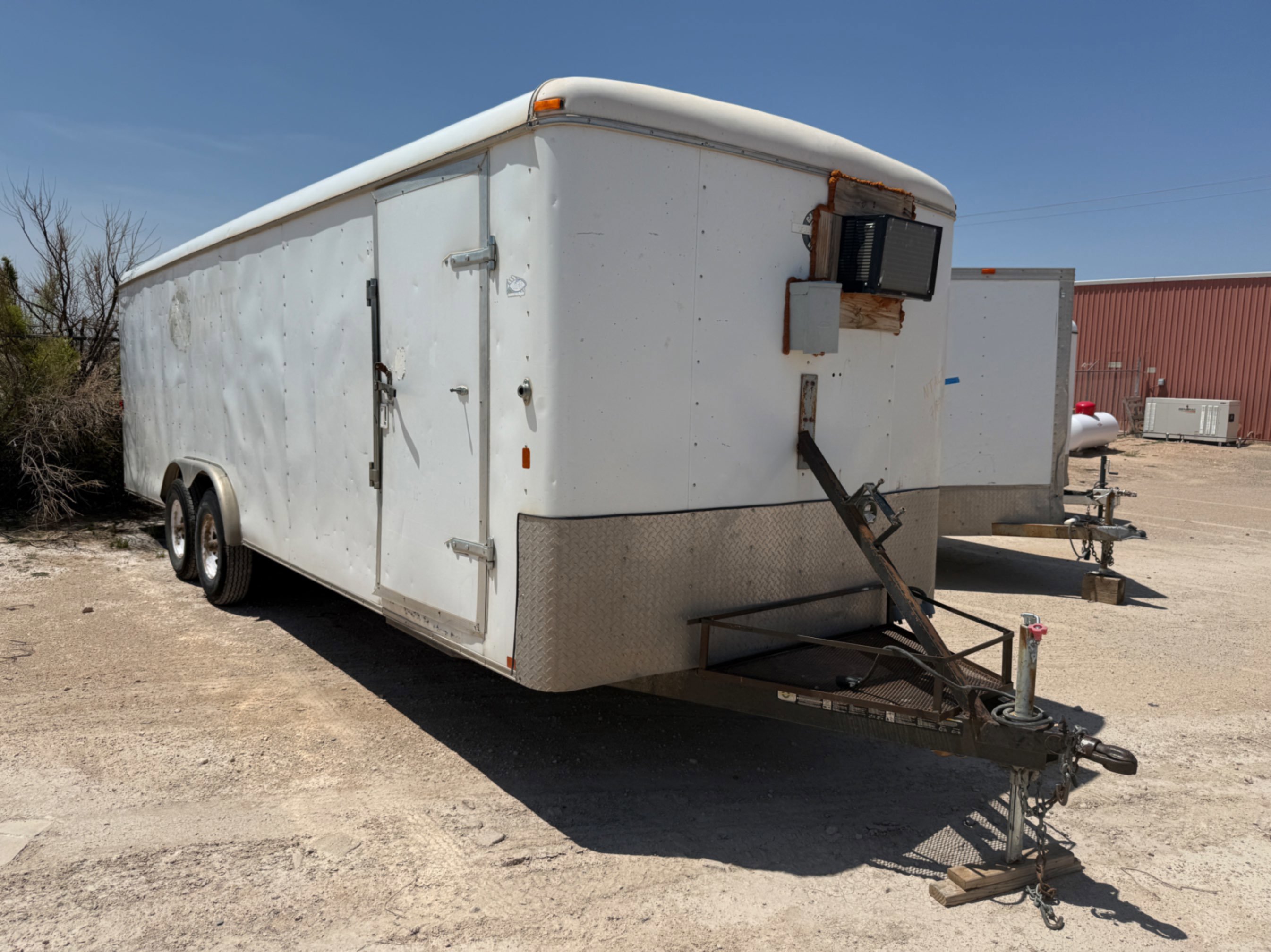2009 CARRY-ON TRAILER 8 X 18 ENCLOSED T/A TRAILER