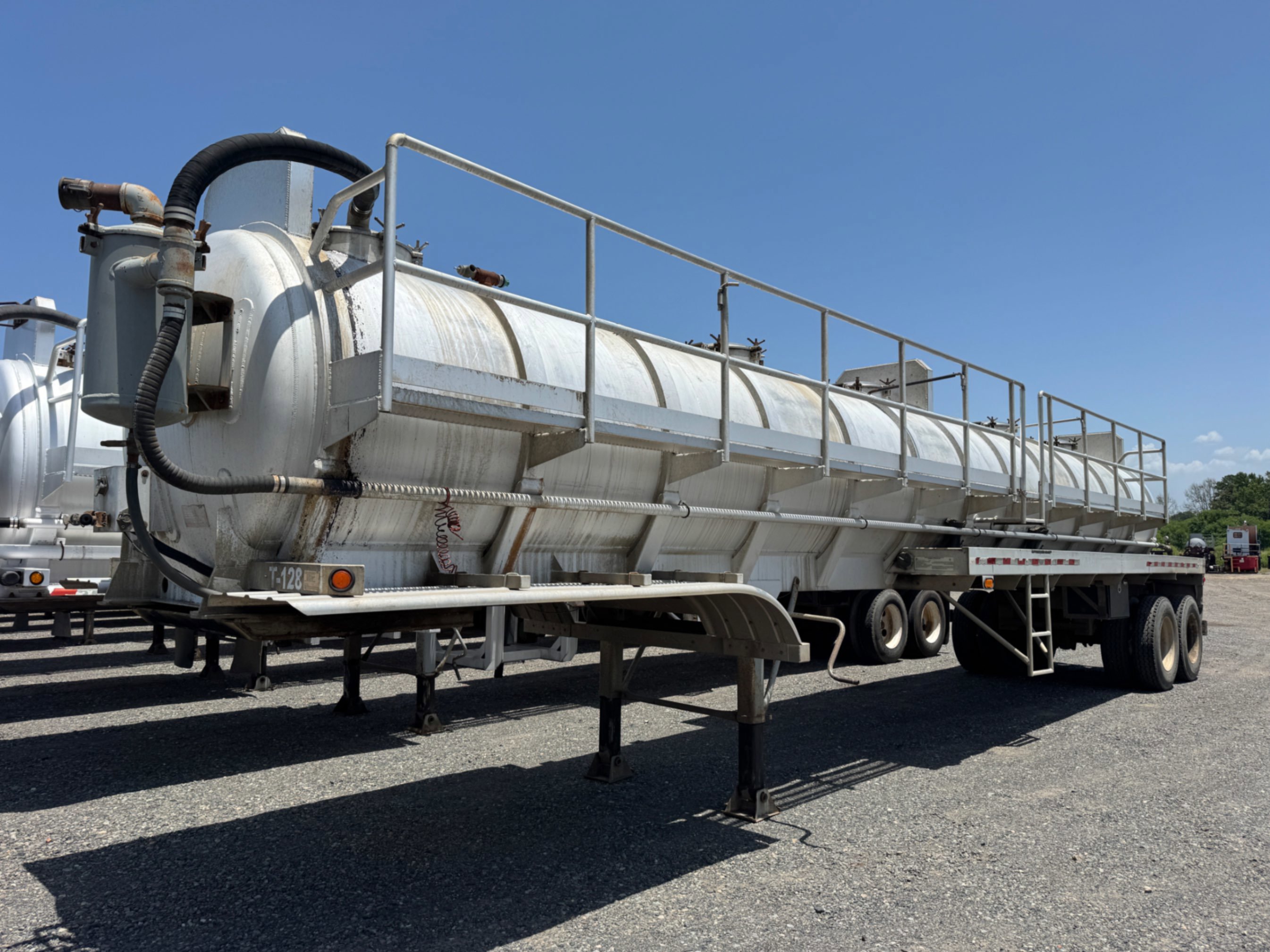 2012 DRAGON 150BBL ALUMINUM VACUUM TRAILER