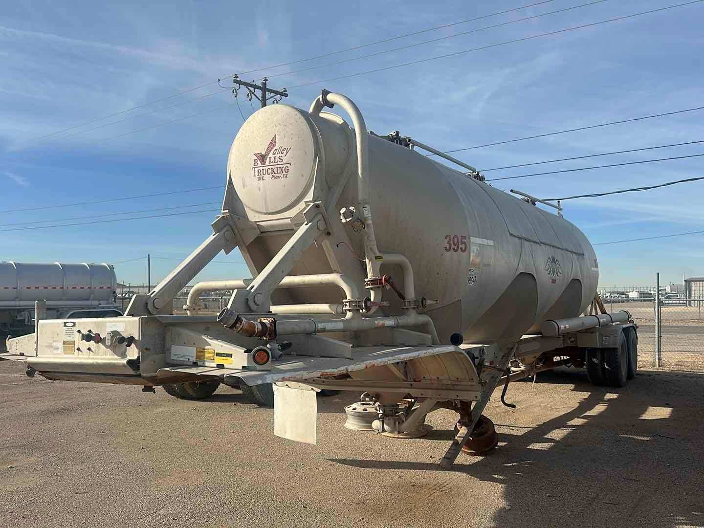 2009 HEIL TRAILER INTERNATIONAL PNEUMATIC  TRAILER