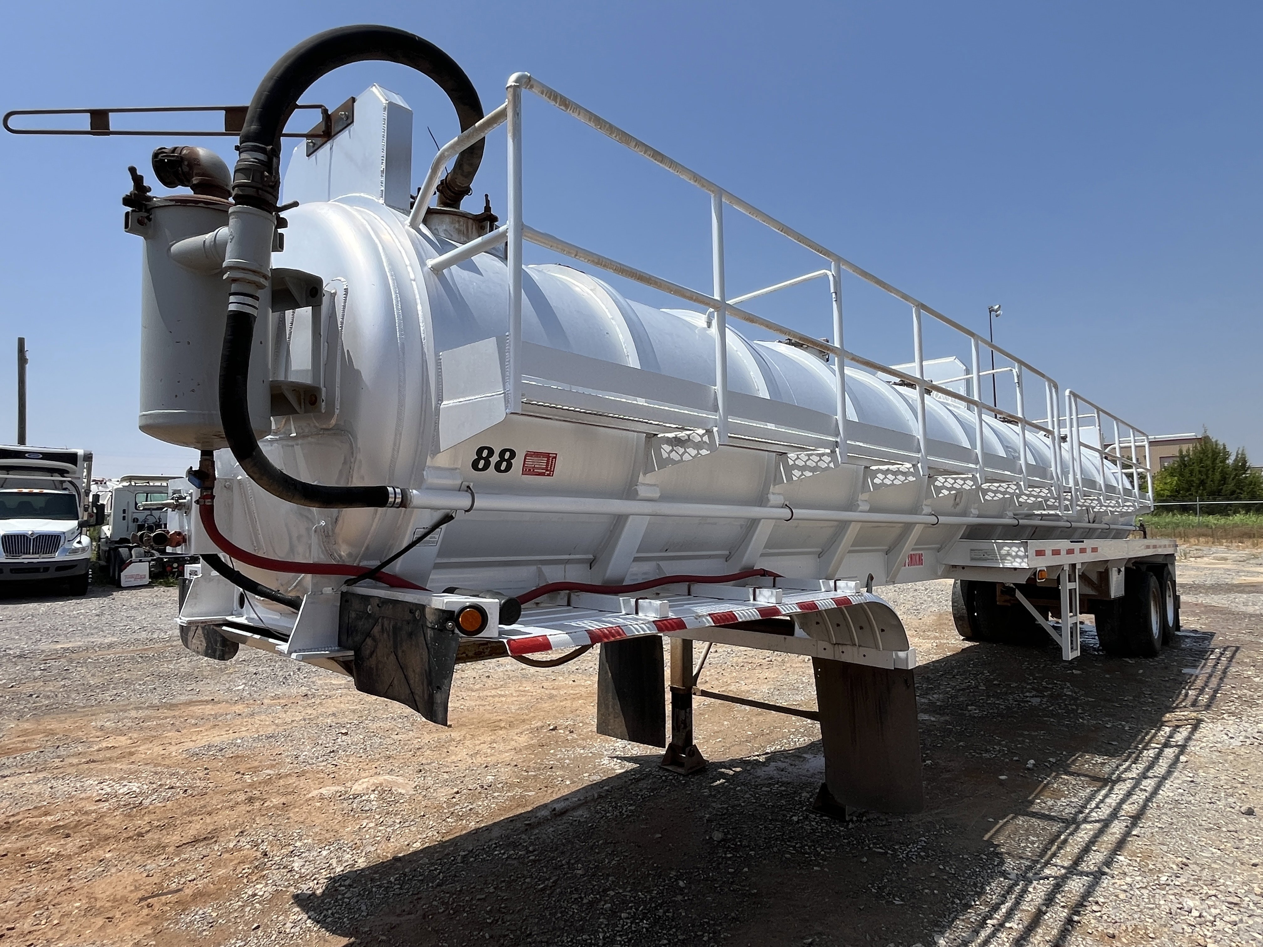 2012 DRAGON 150BBL ALUMINUM VAC TRAILER