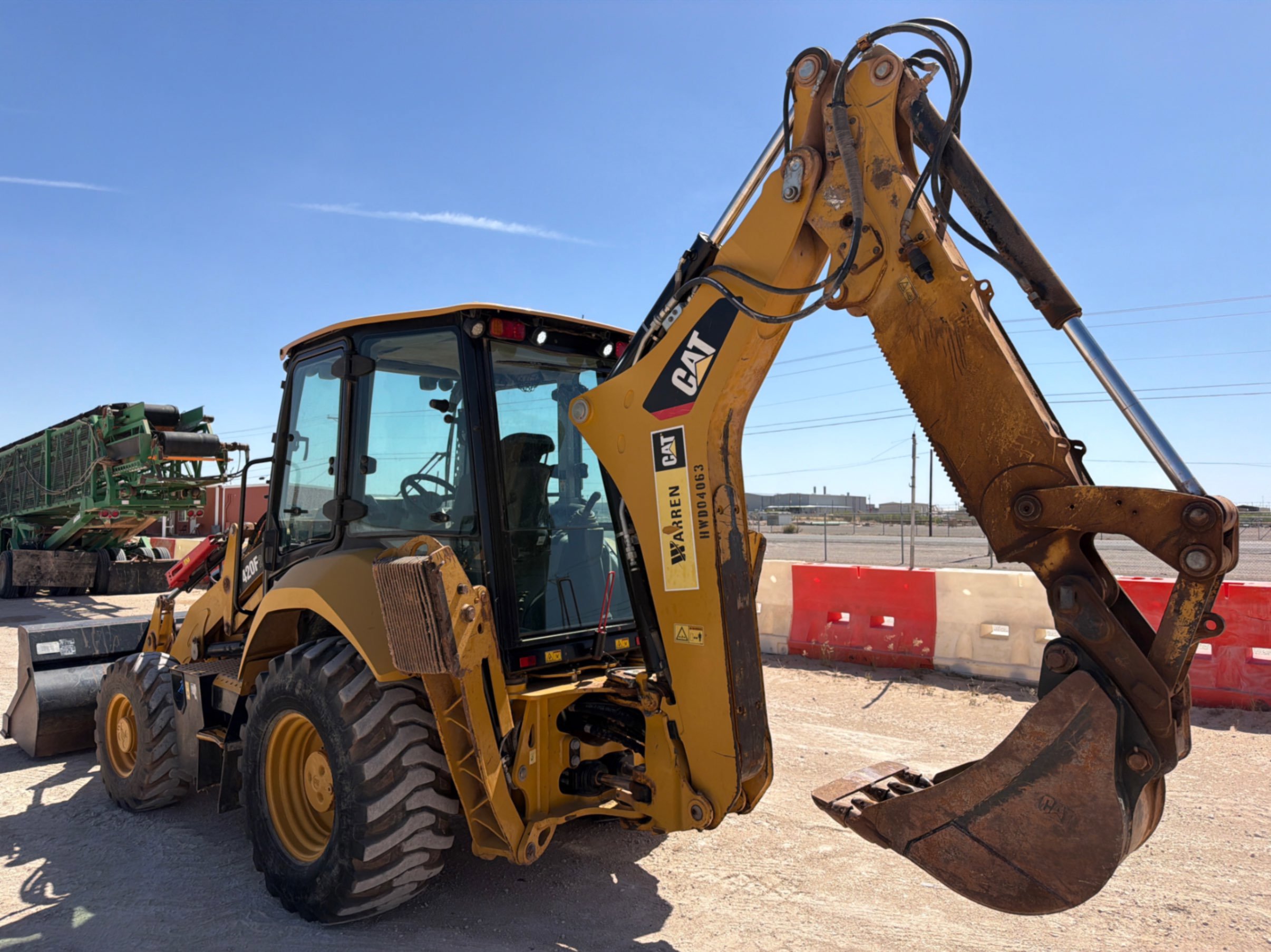 2015 Caterpillar 420F2