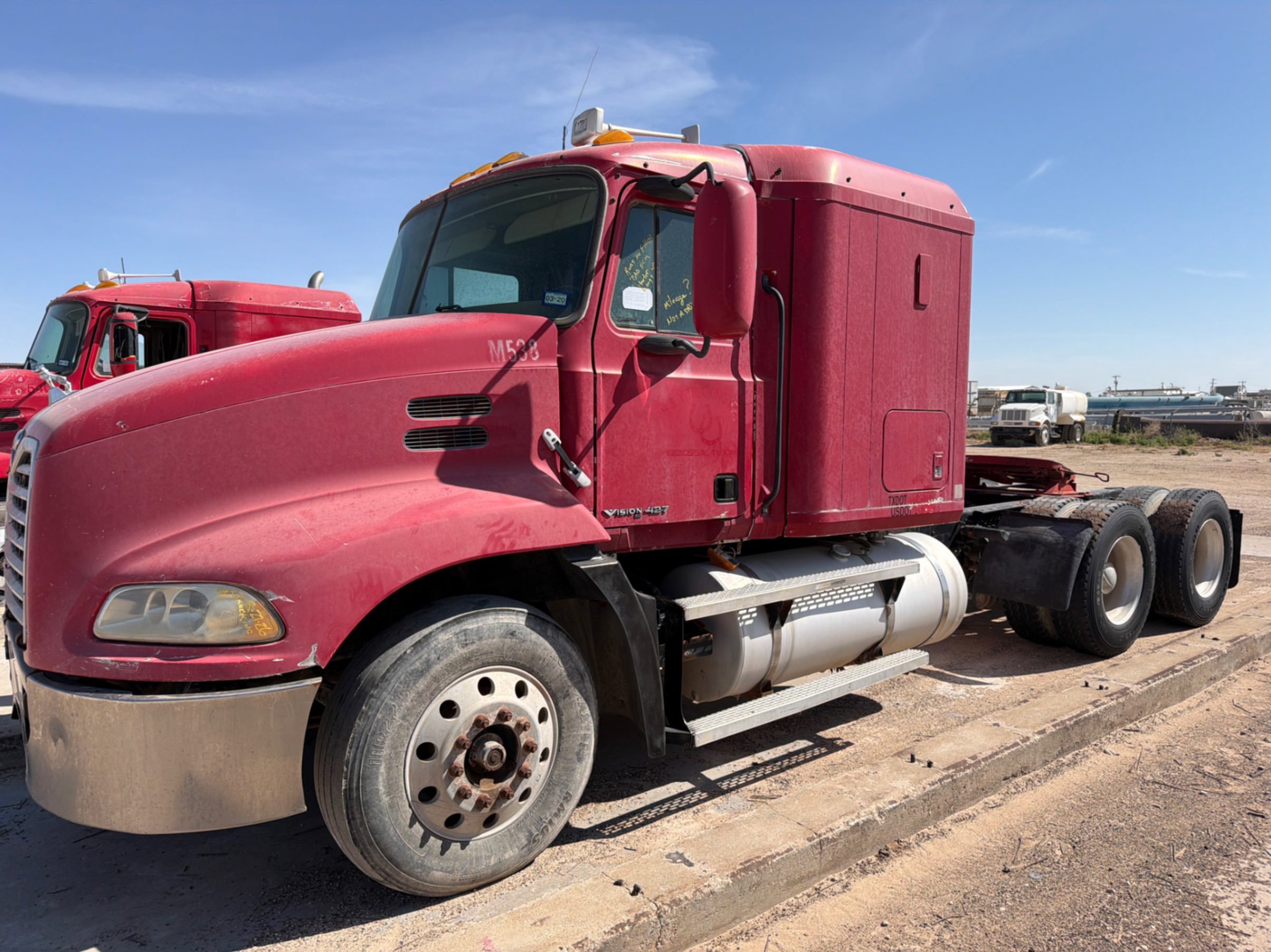 2001 Mack VISION
