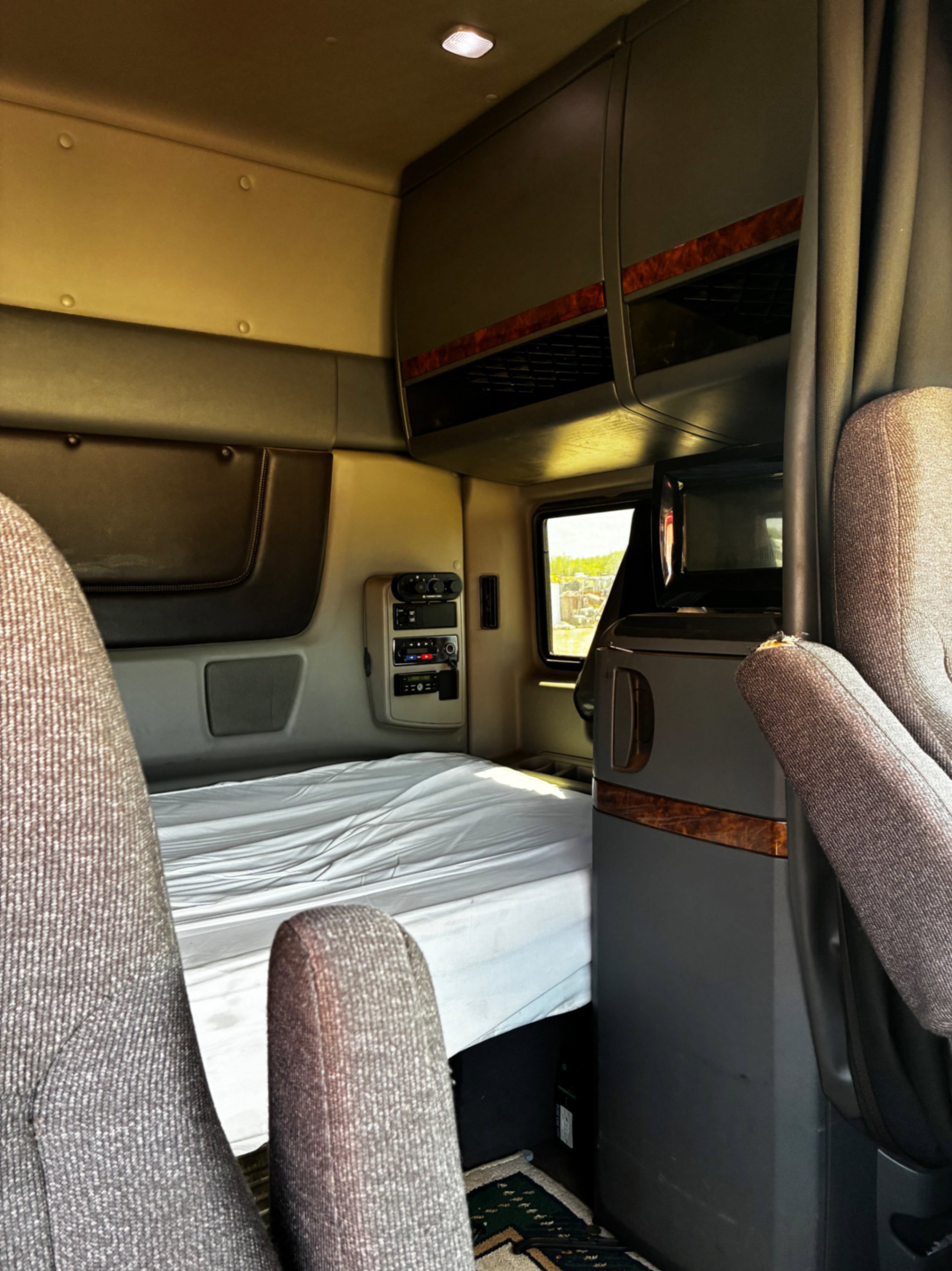 2015 Mack VISION
