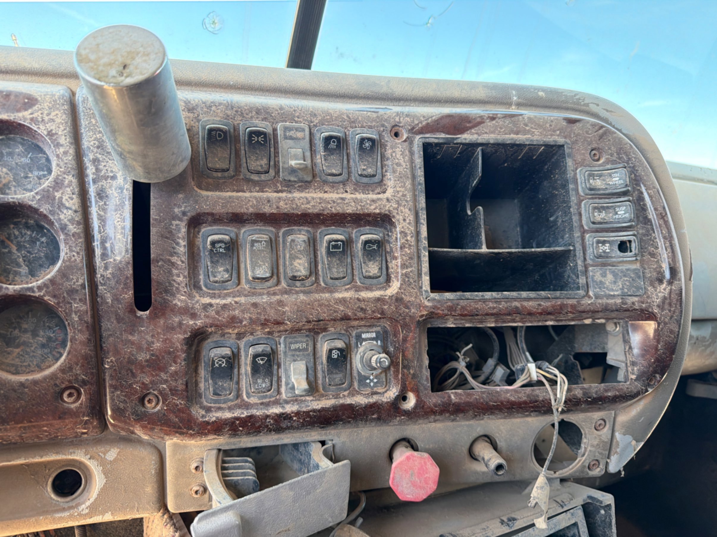 2001 Mack VISION