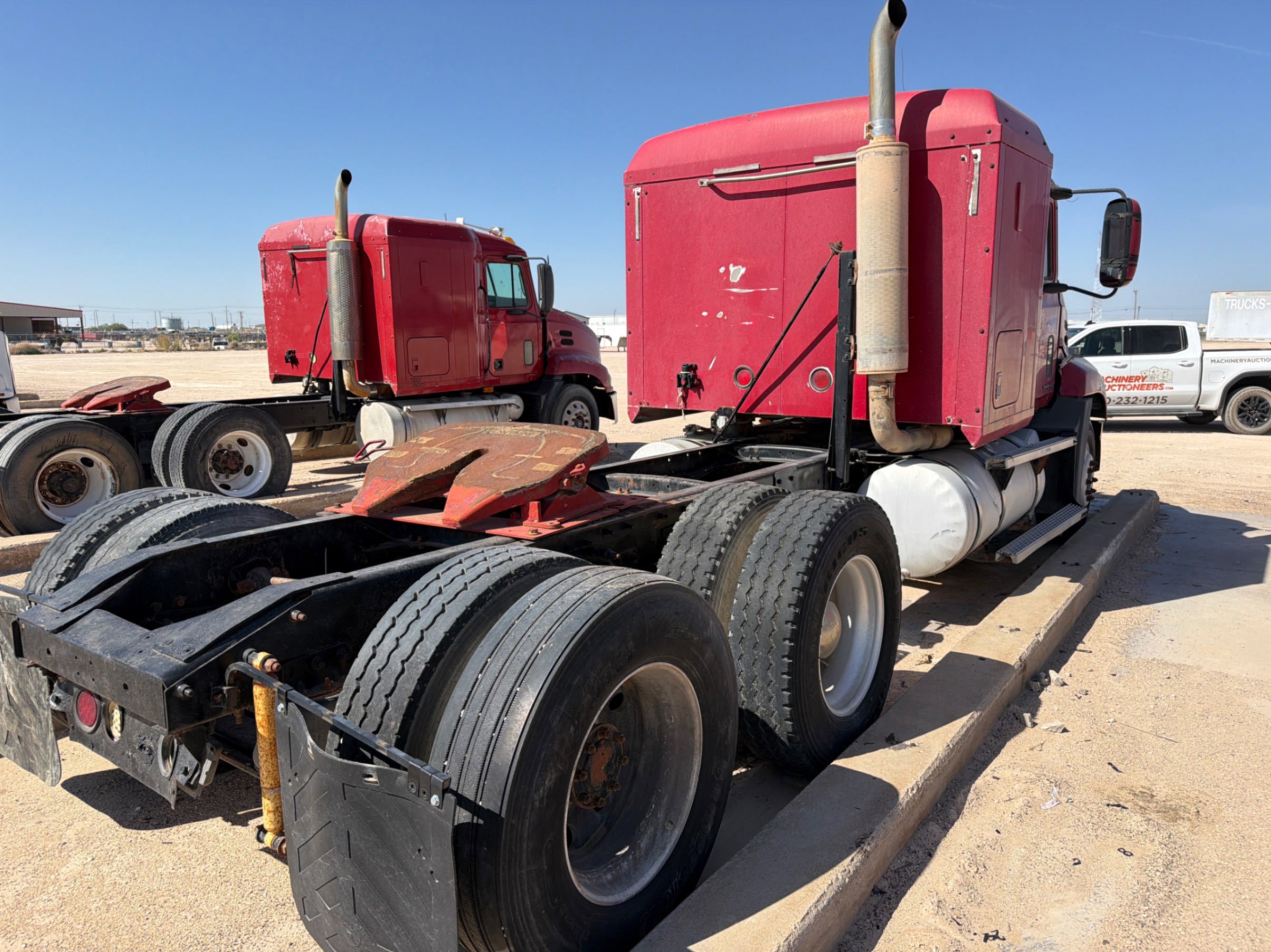 2001 Mack VISION