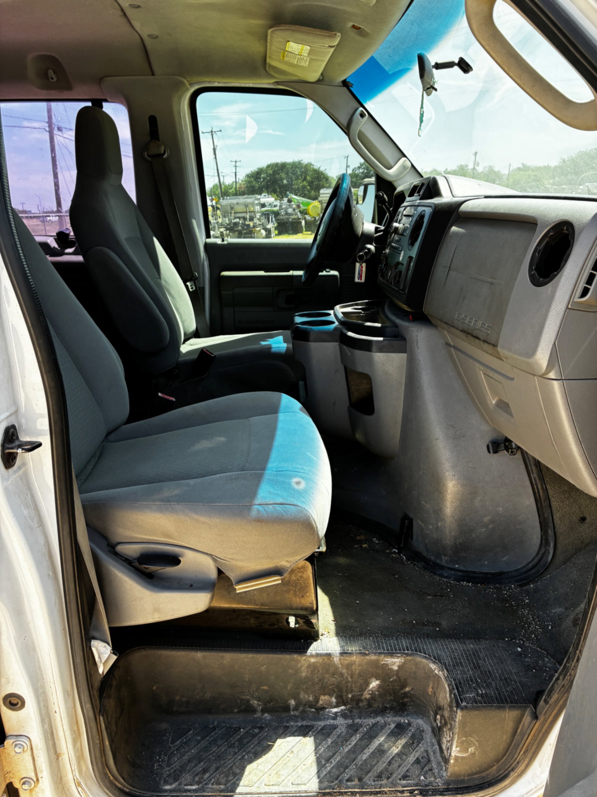 2012 Ford E-SERIES