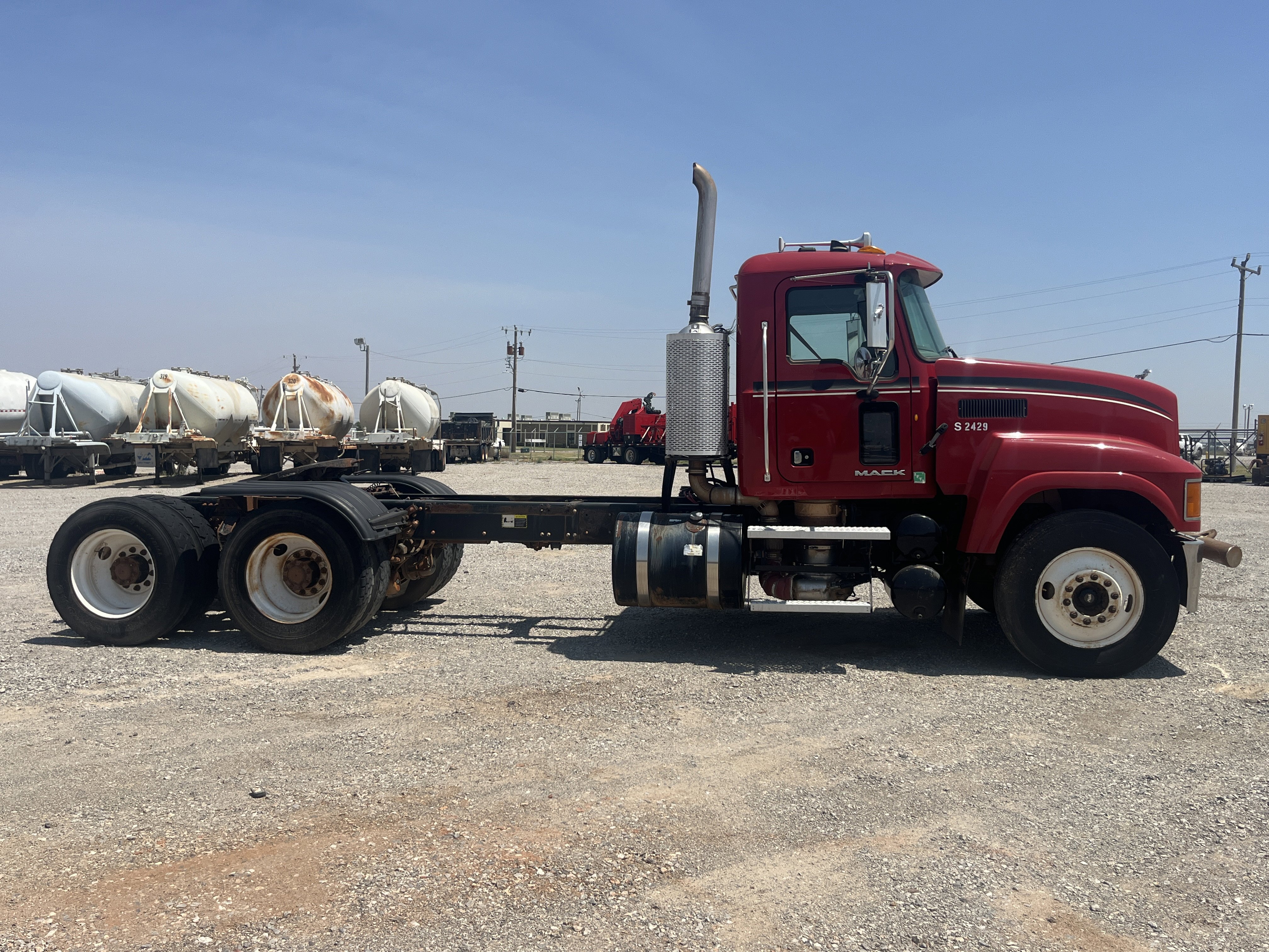 2001 Mack VISION