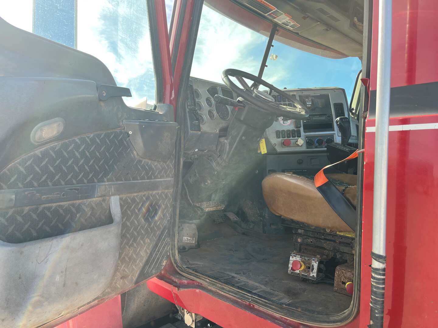 2001 Mack VISION