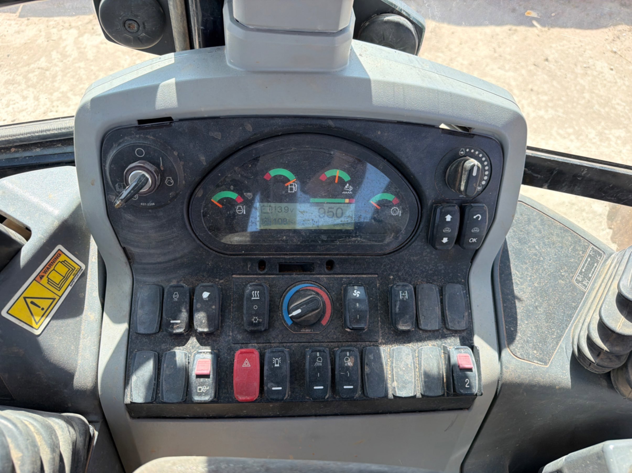 2015 Caterpillar 420F2