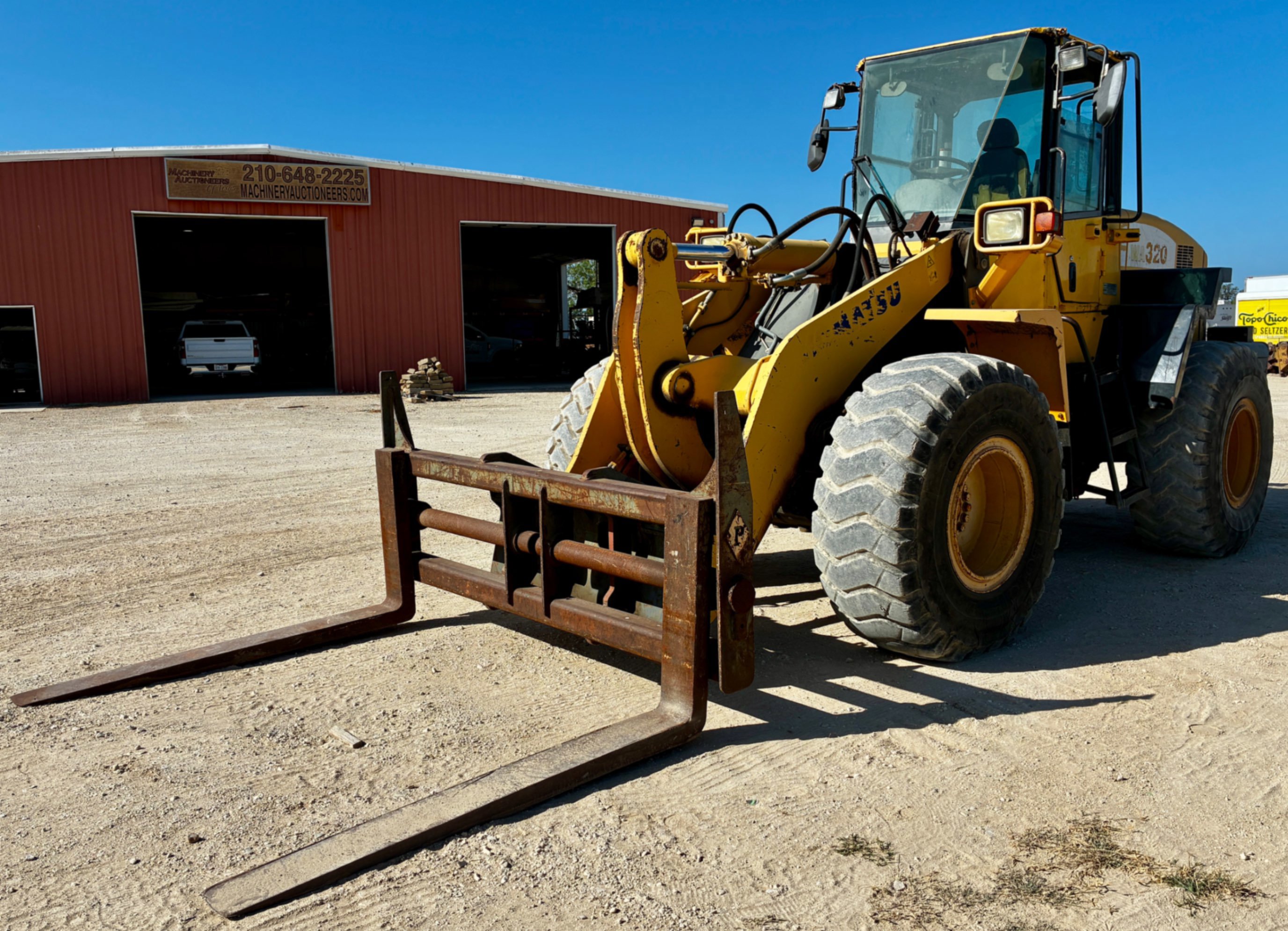 2014 JLG WA320