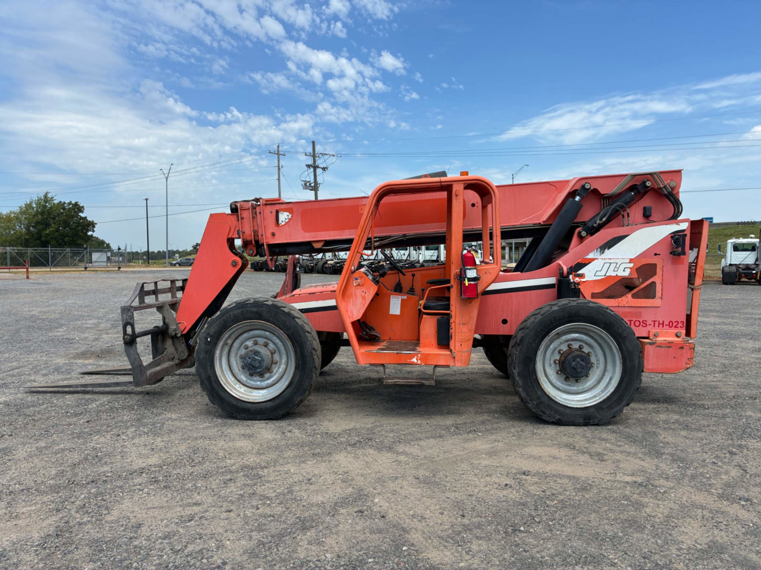 2015 Hyster 10054