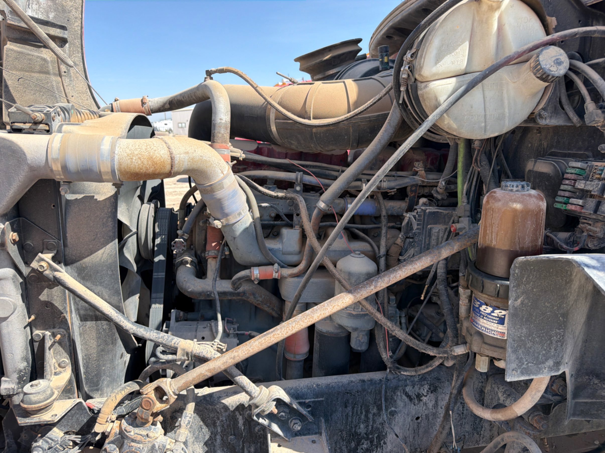 2001 Mack VISION