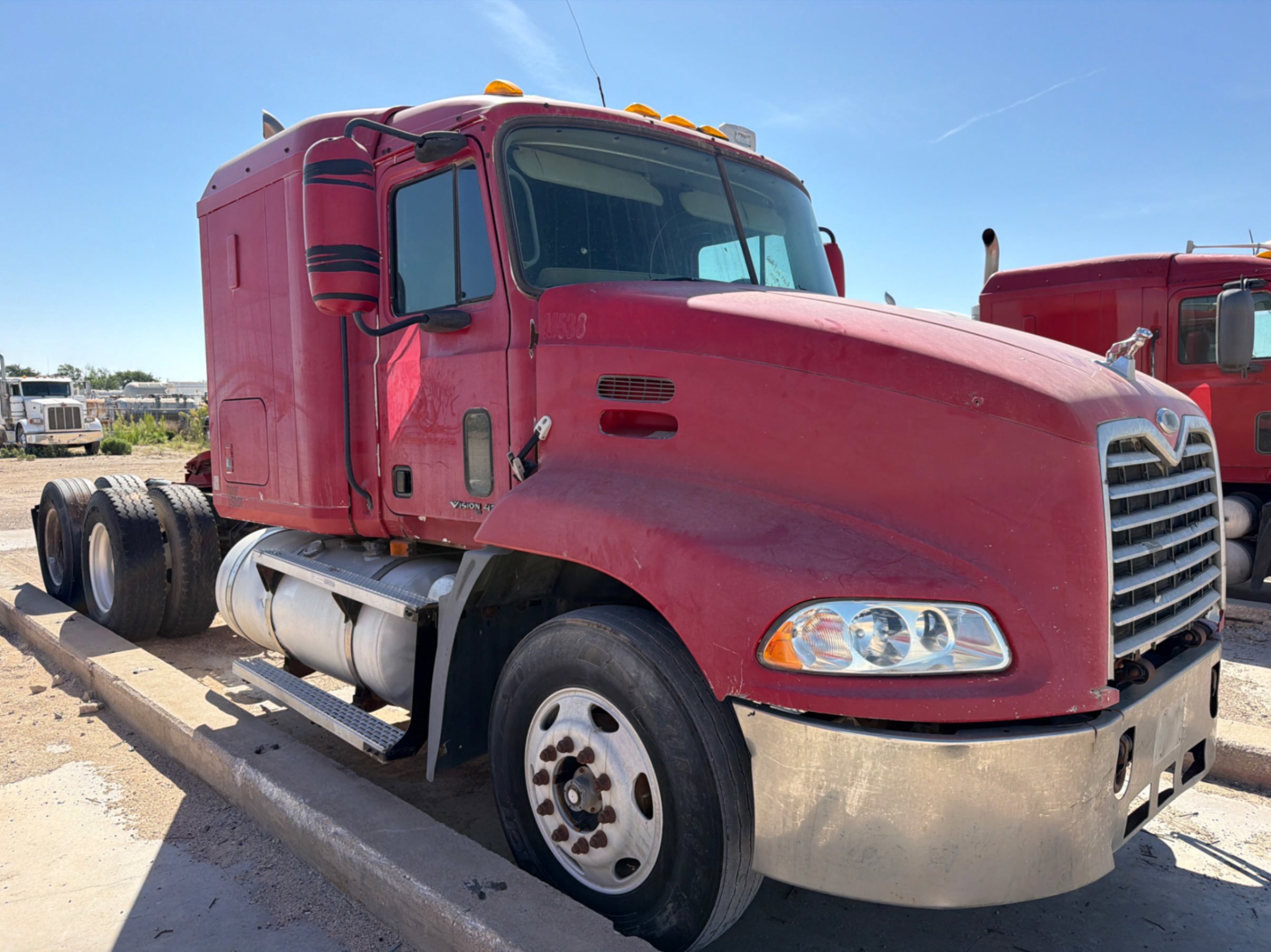 2001 Mack VISION