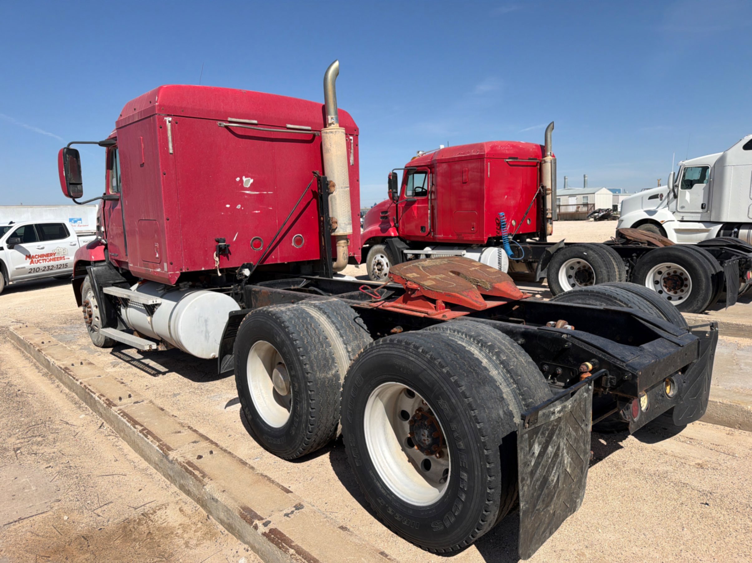 2001 Mack VISION