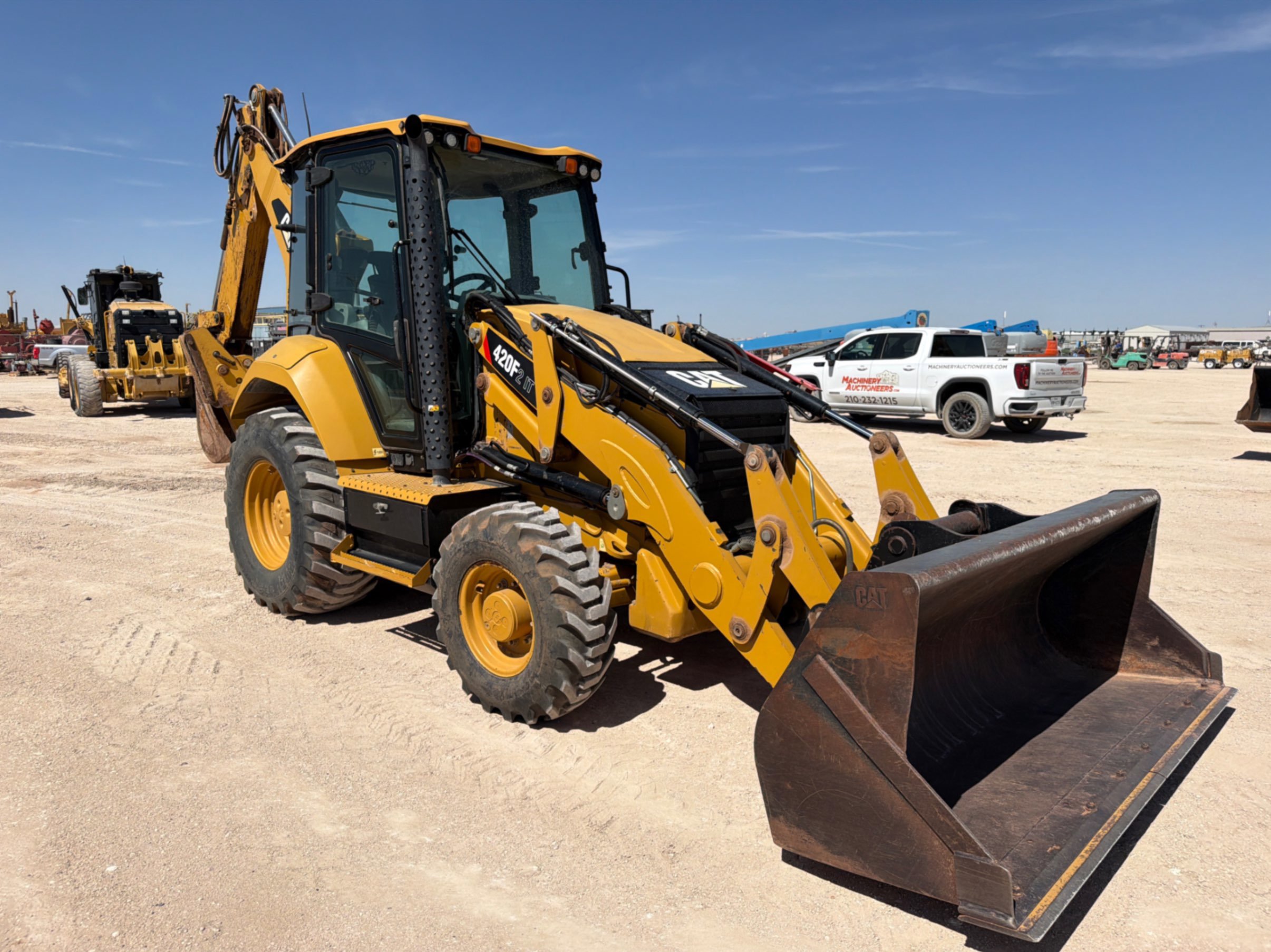 2015 Caterpillar 420F2