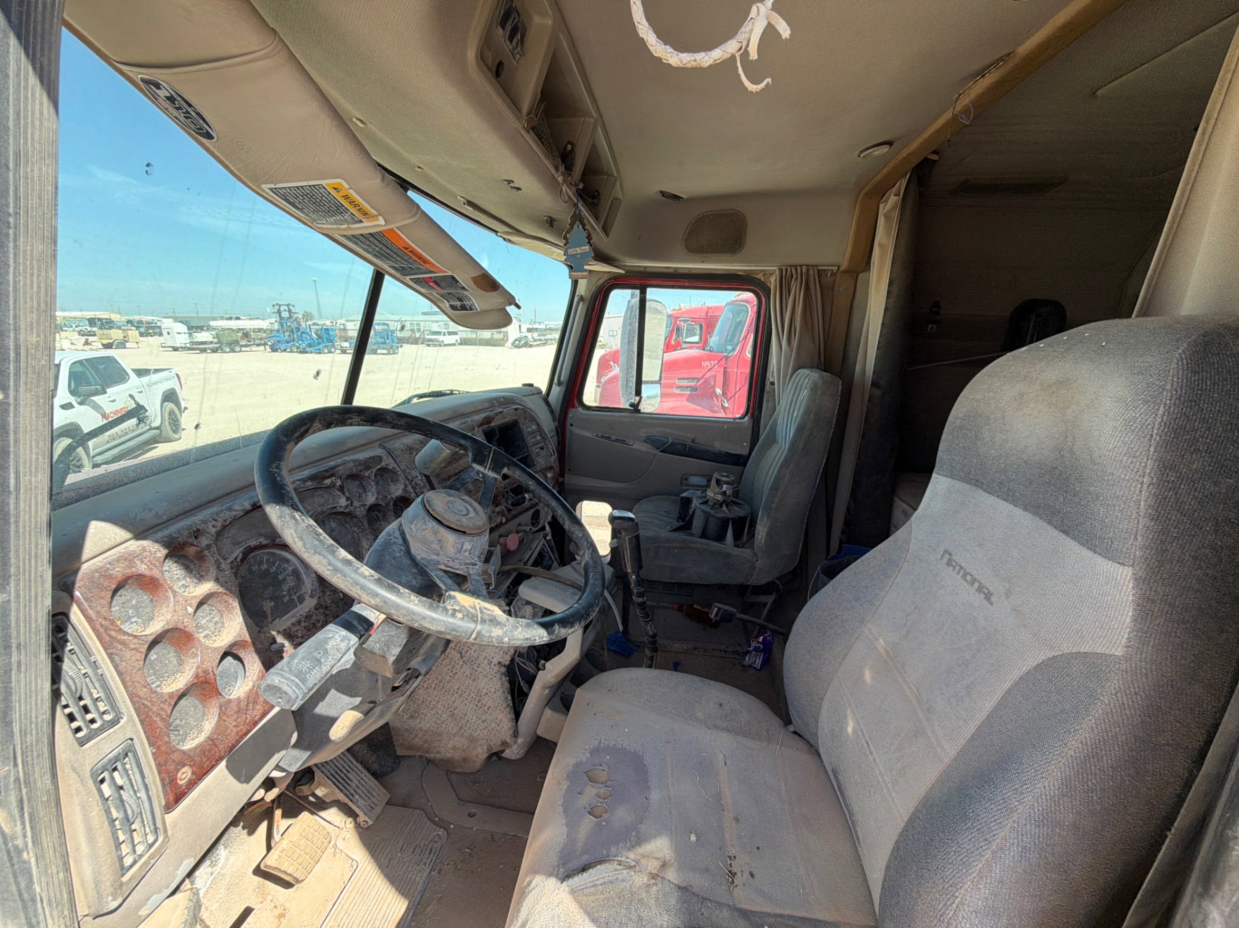 2001 Mack VISION