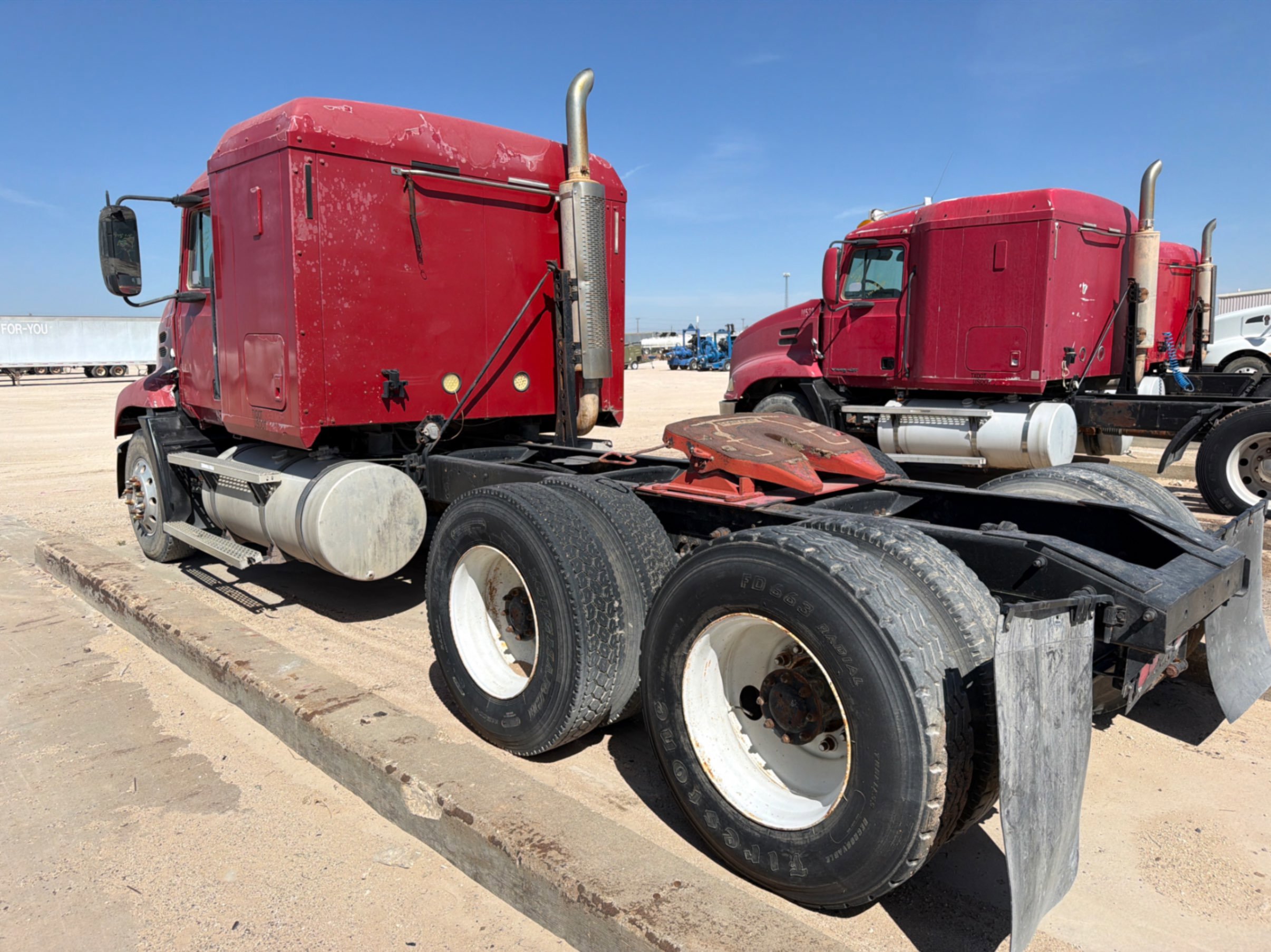 2001 Mack VISION