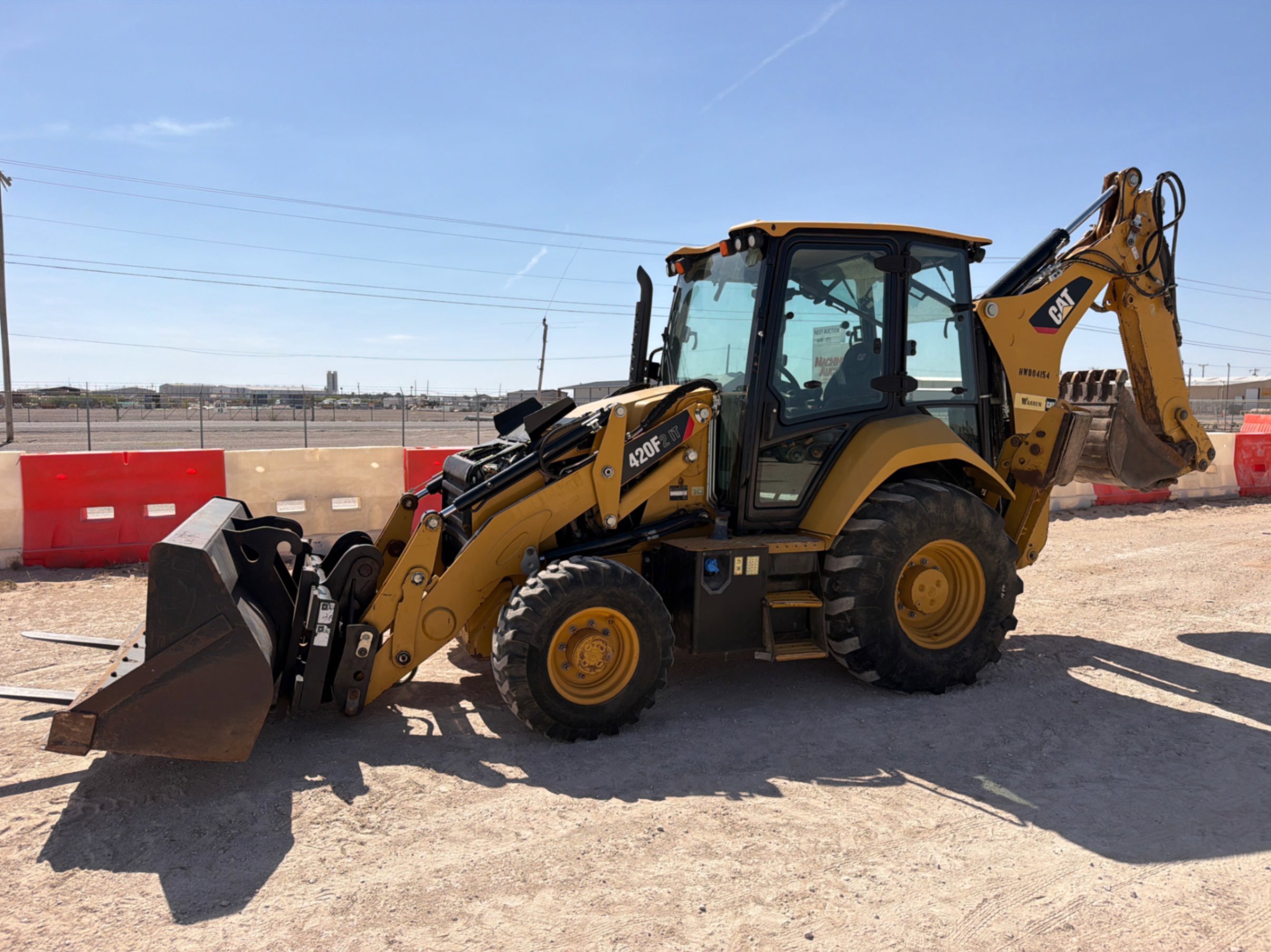2015 Caterpillar 420F2