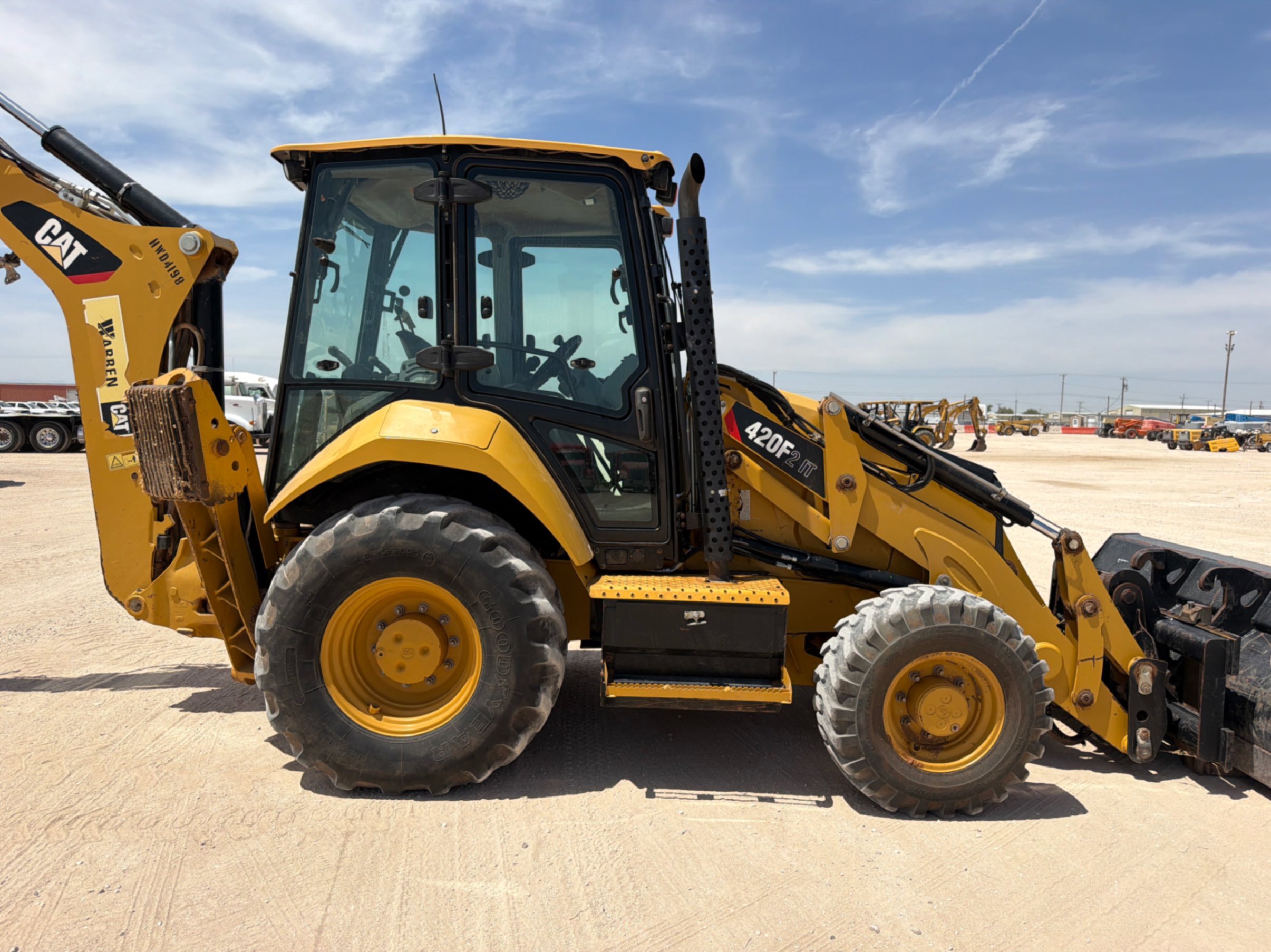 2021 Caterpillar 420F2
