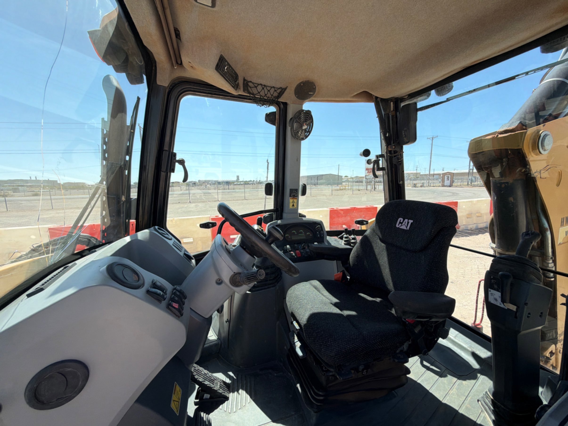 2021 Caterpillar 420F2
