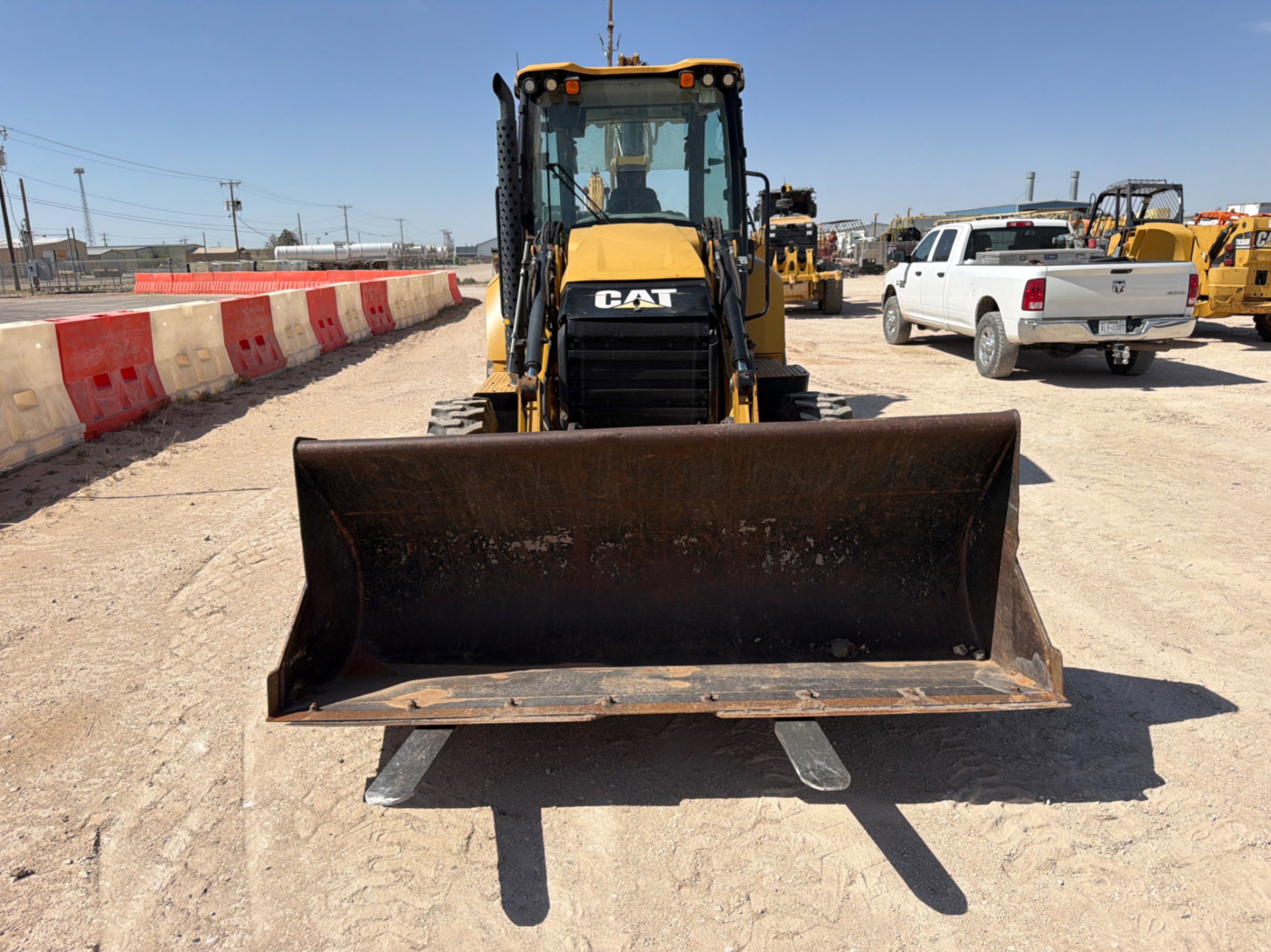 2015 Caterpillar 420F2