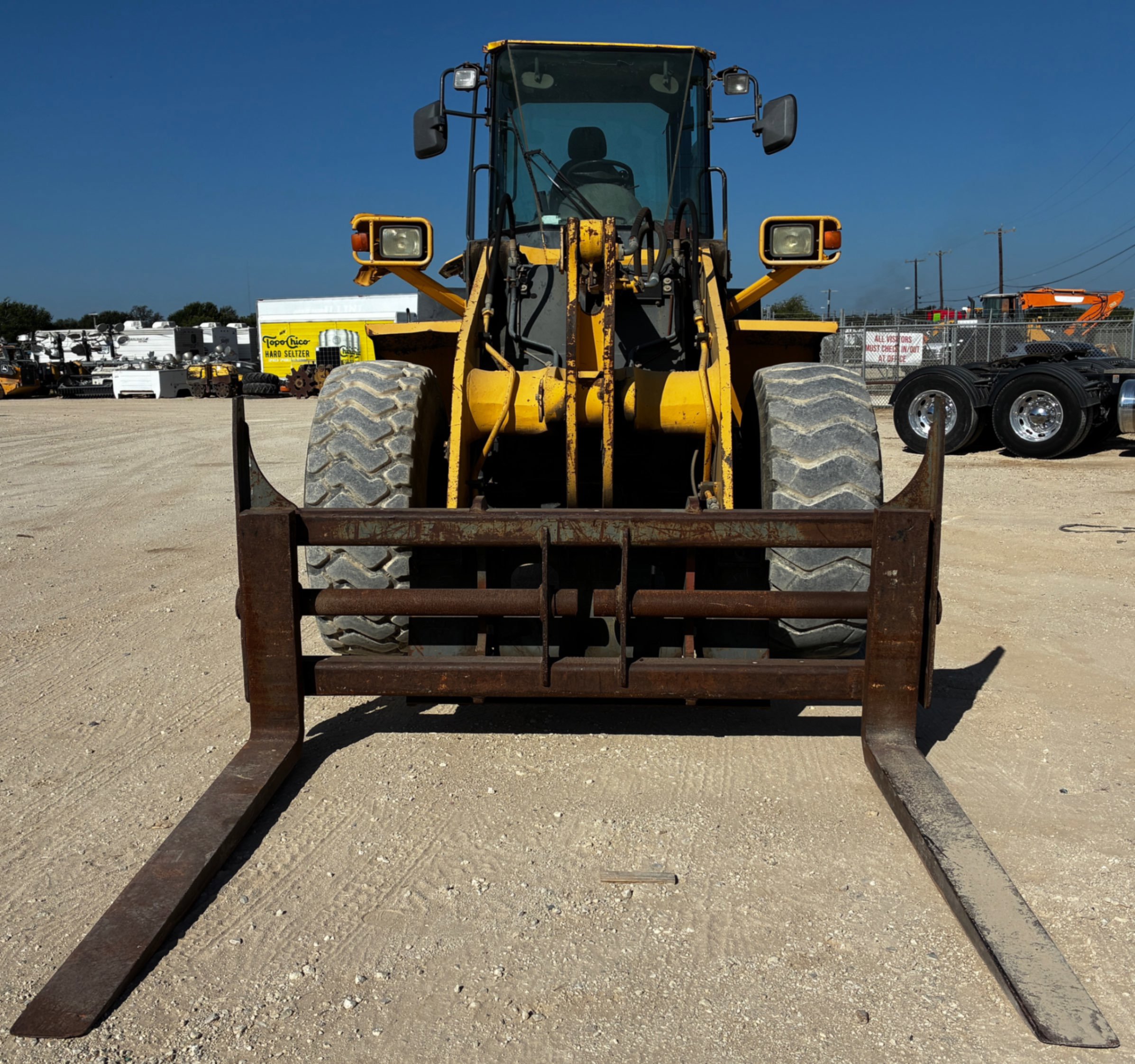 2014 JLG WA320