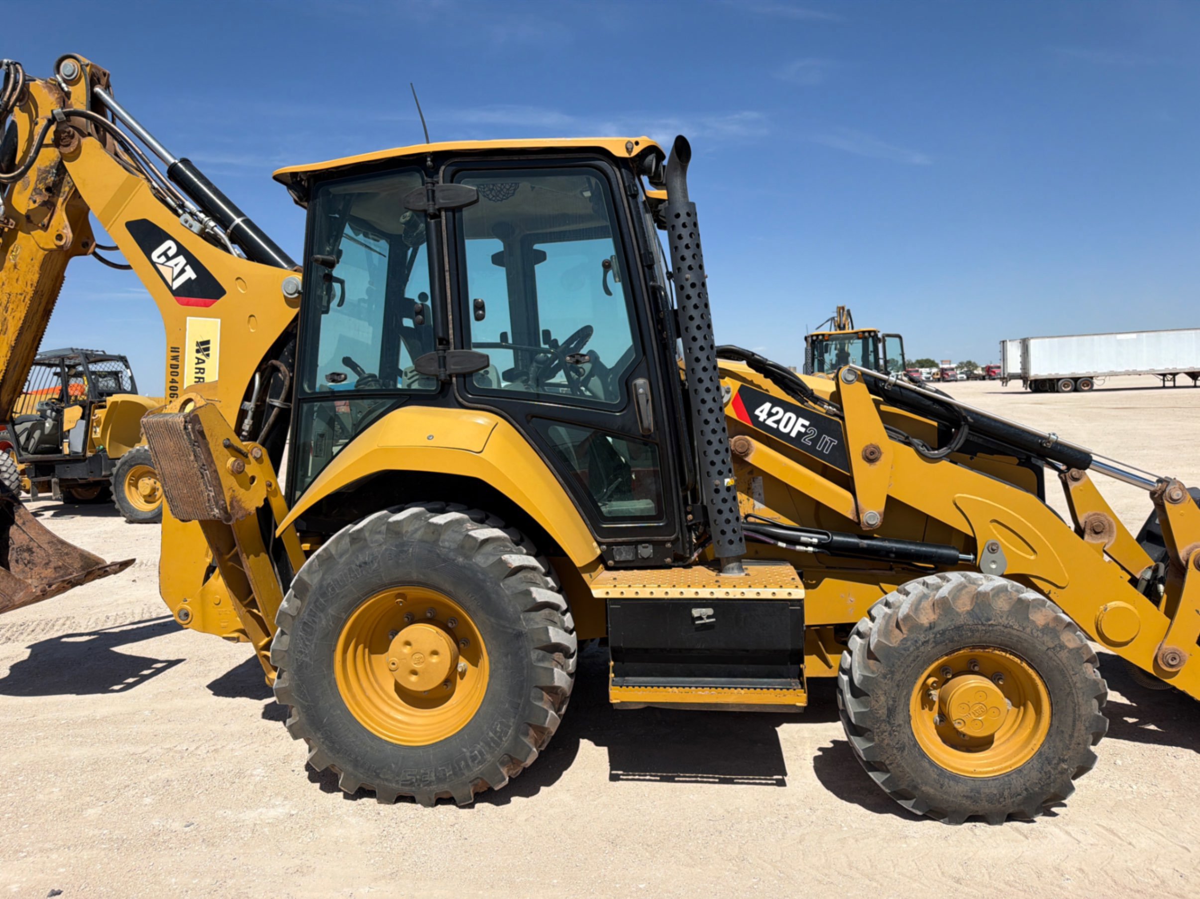 2015 Caterpillar 420F2