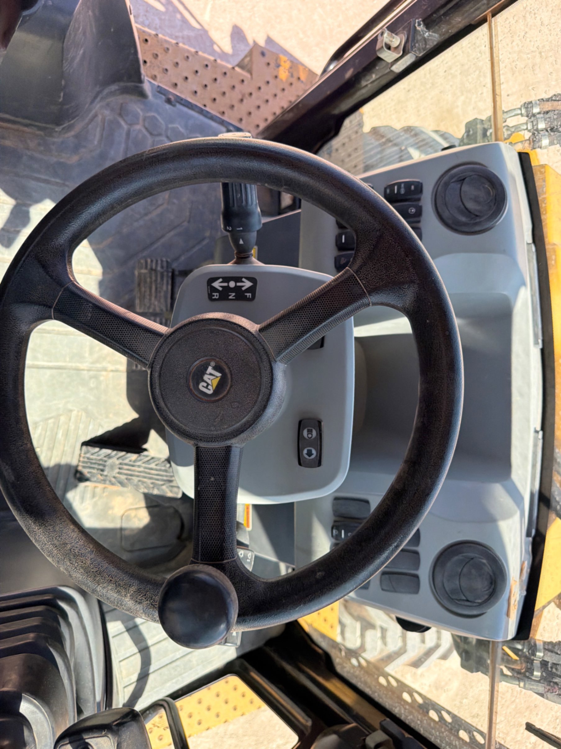 2015 Caterpillar 420F2