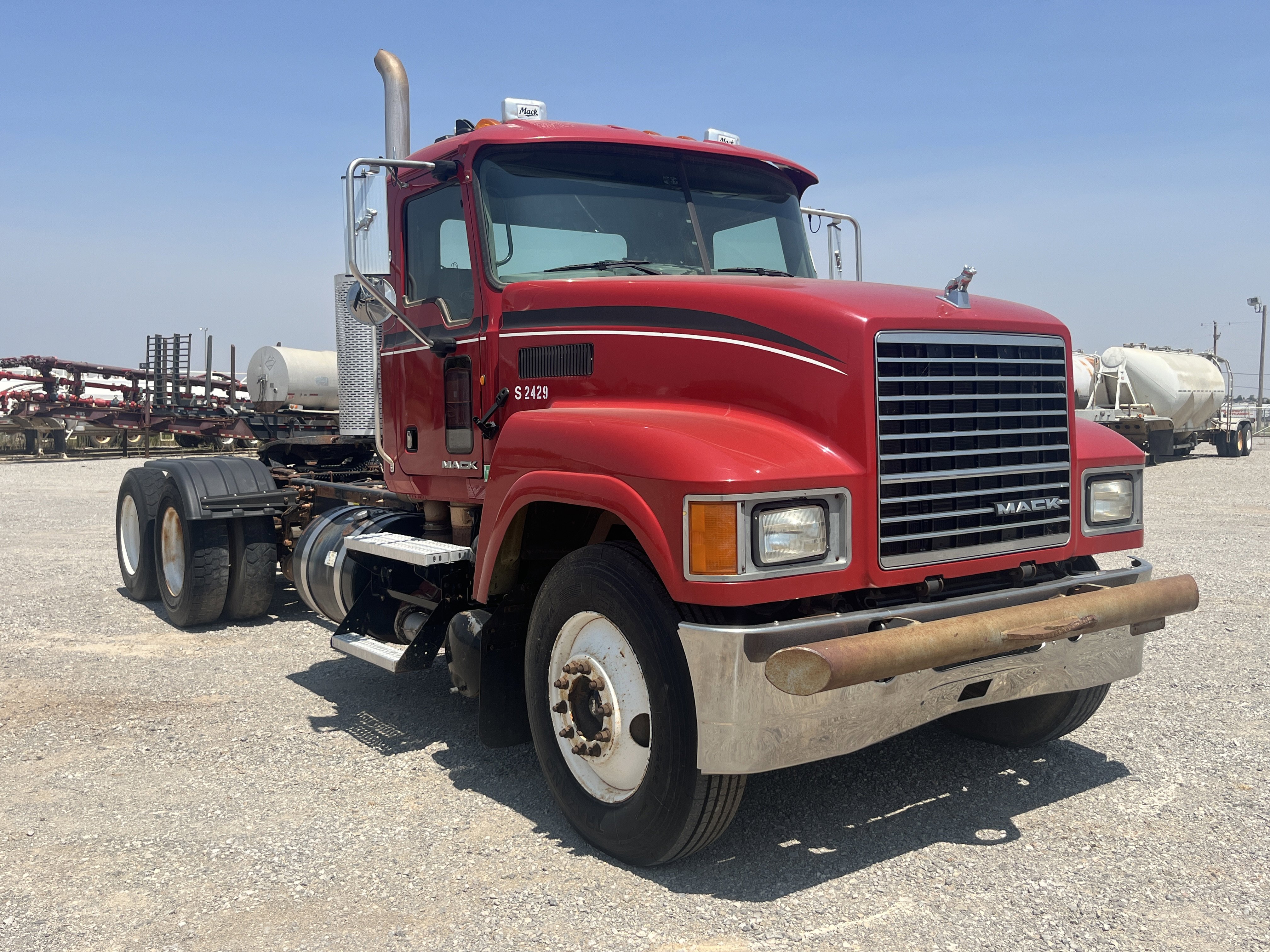 2001 Mack VISION