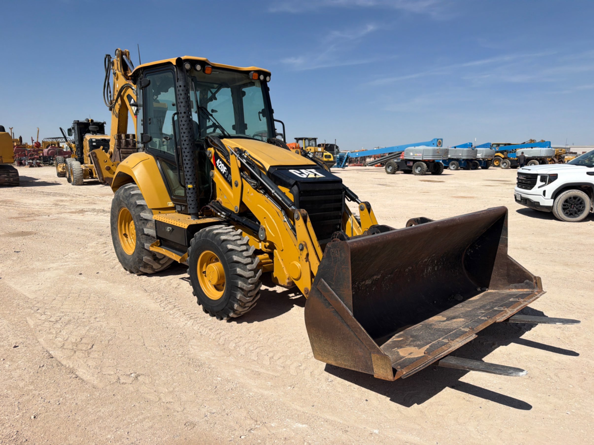 2015 Caterpillar 420F2