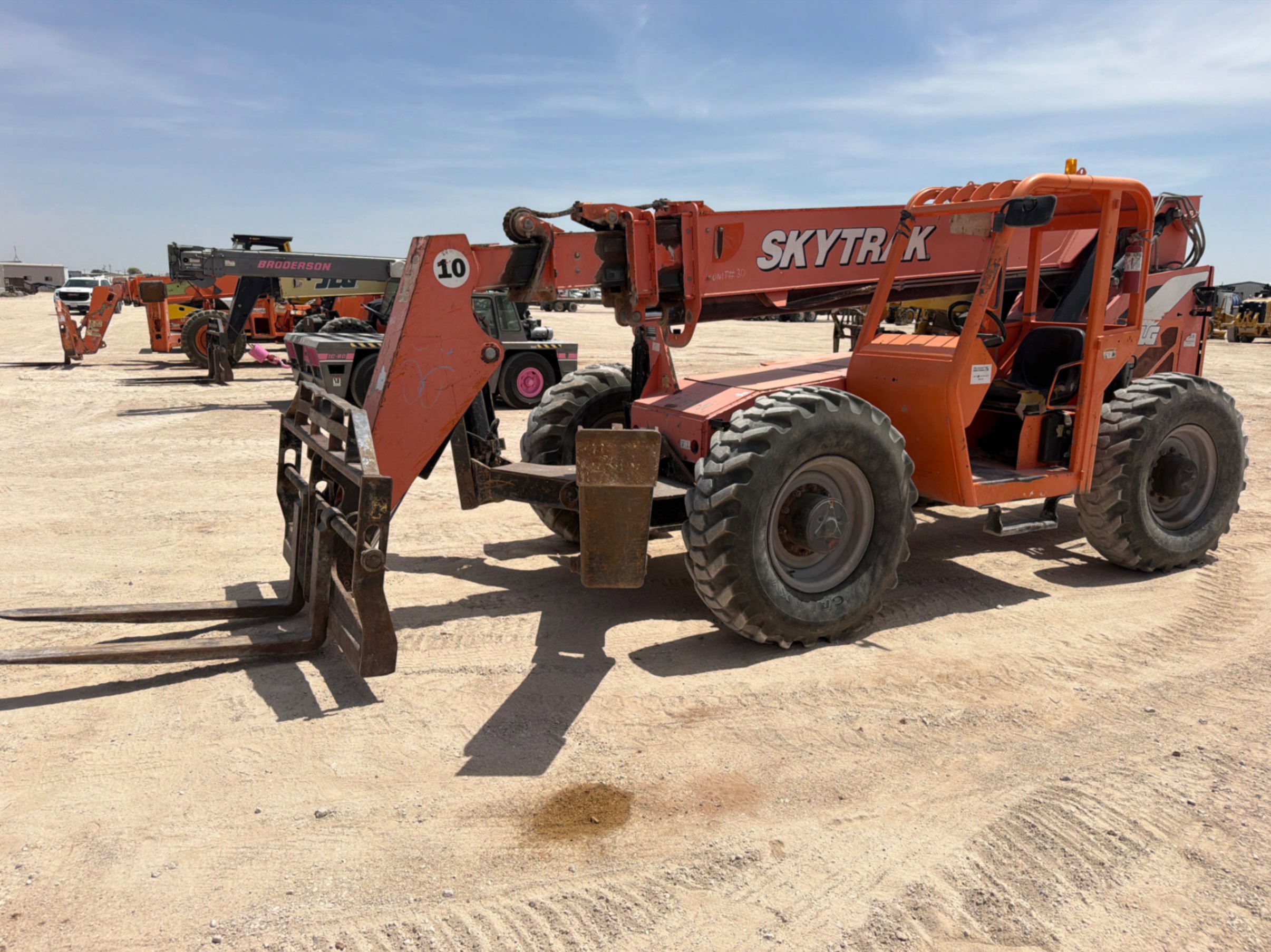 2015 Hyster 10054