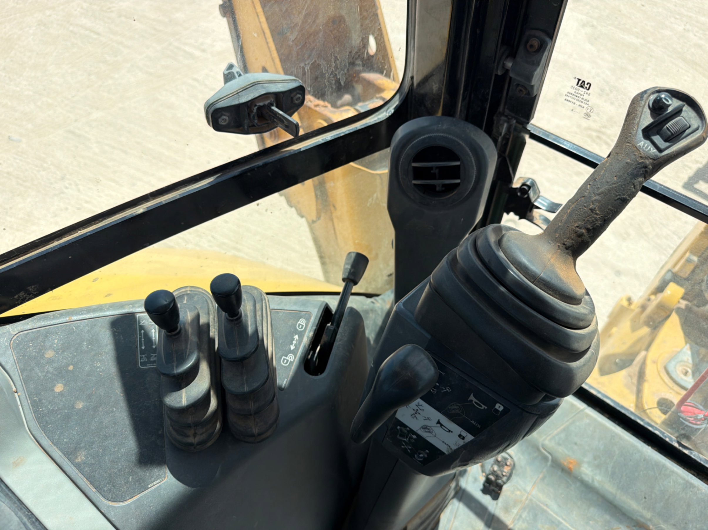 2021 Caterpillar 420F2